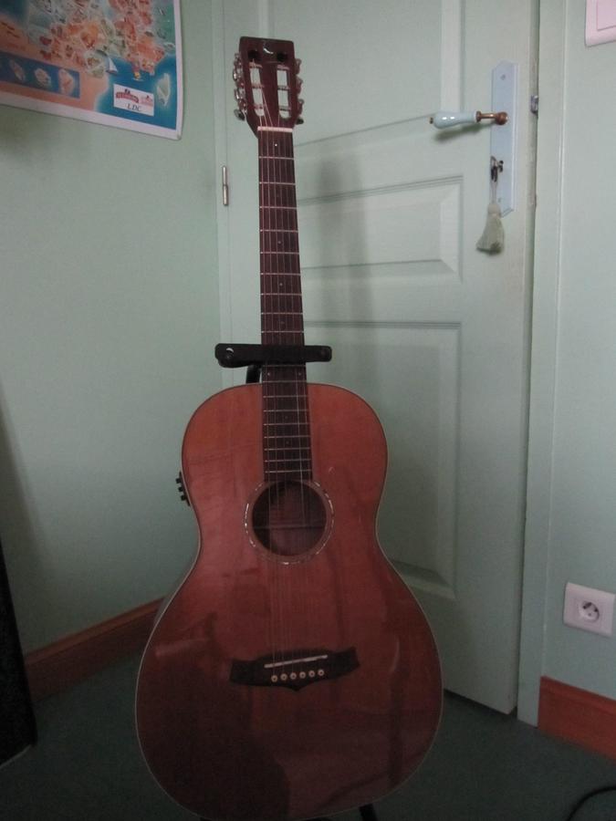 Tanglewood TW73 VS acoustic87 images