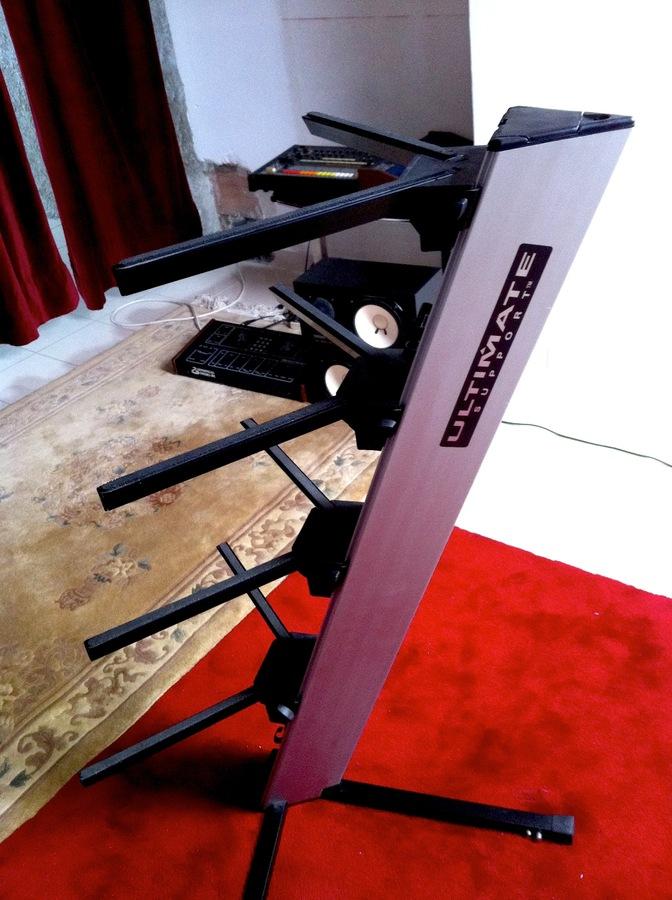 Ultimate DX48B Deltex Keyboards stand hbsilver images