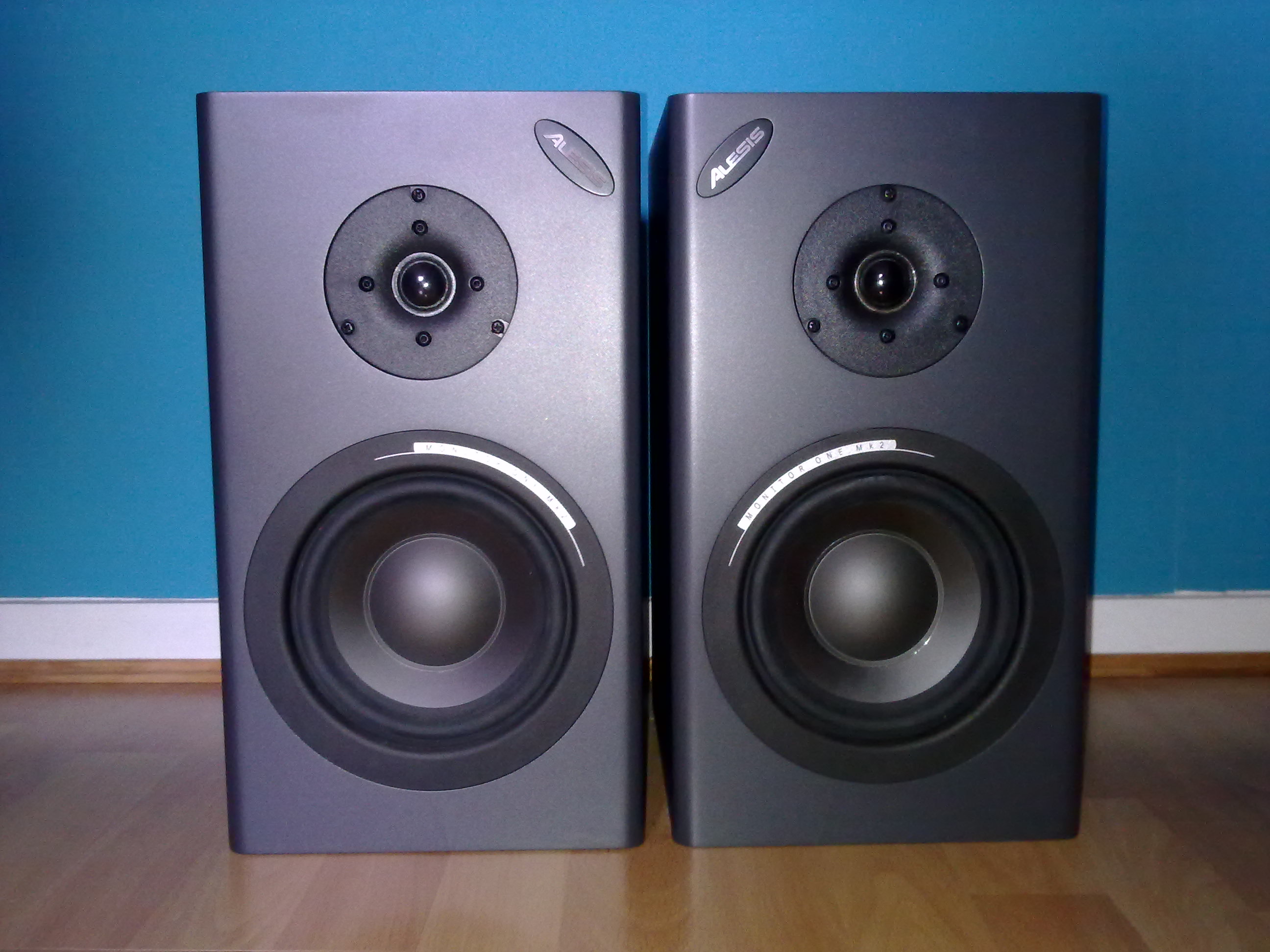 Photo Technics SL1210 MK2 Alesis monitor one mkii 426755 (1188840