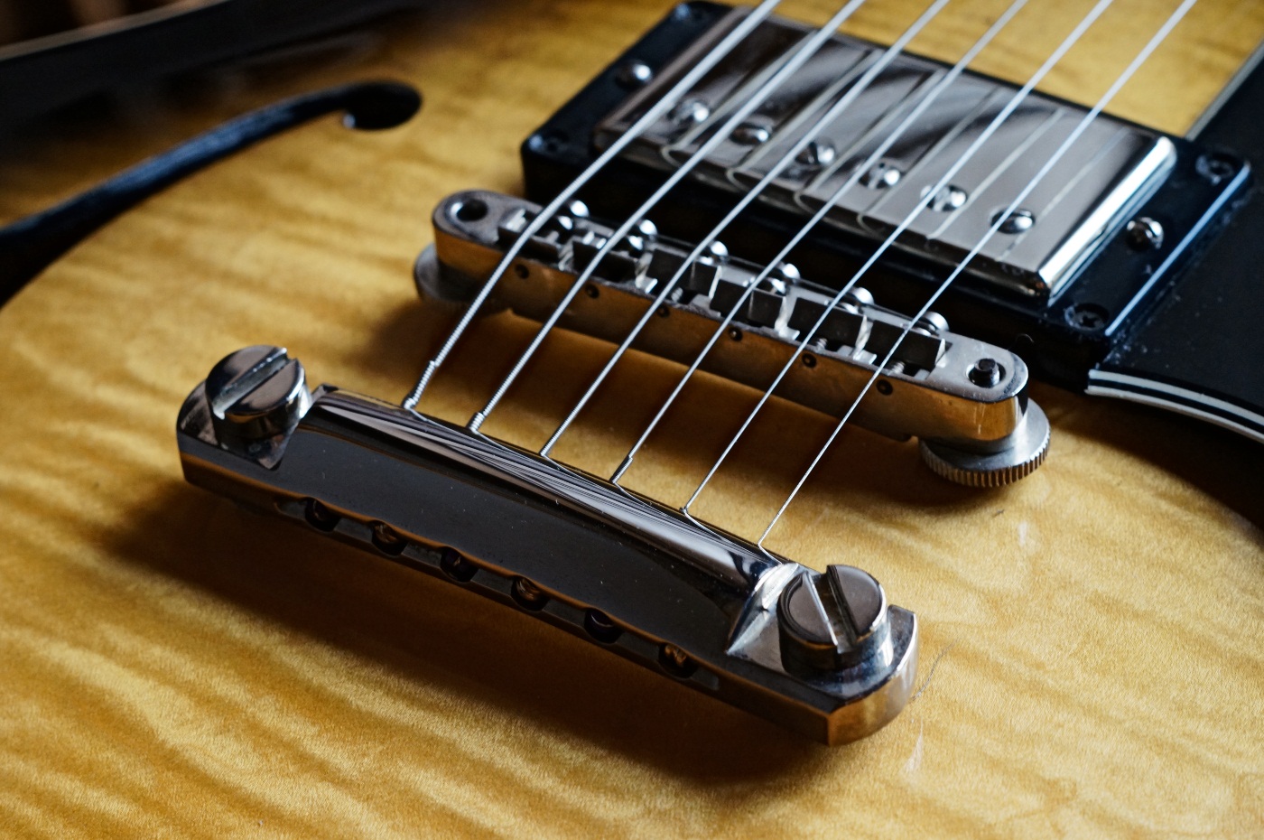 Photo Mackie 1402VLZ3 Gibson ES 335 Bridge2 (1383942) Audiofanzine