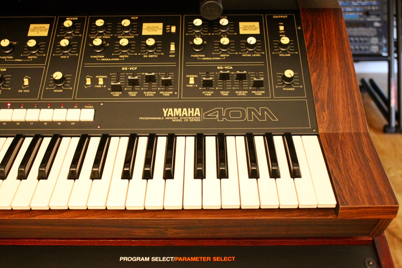 Test du synthétiseur analogique vintage Yamaha CS40M - Audiofanzine
