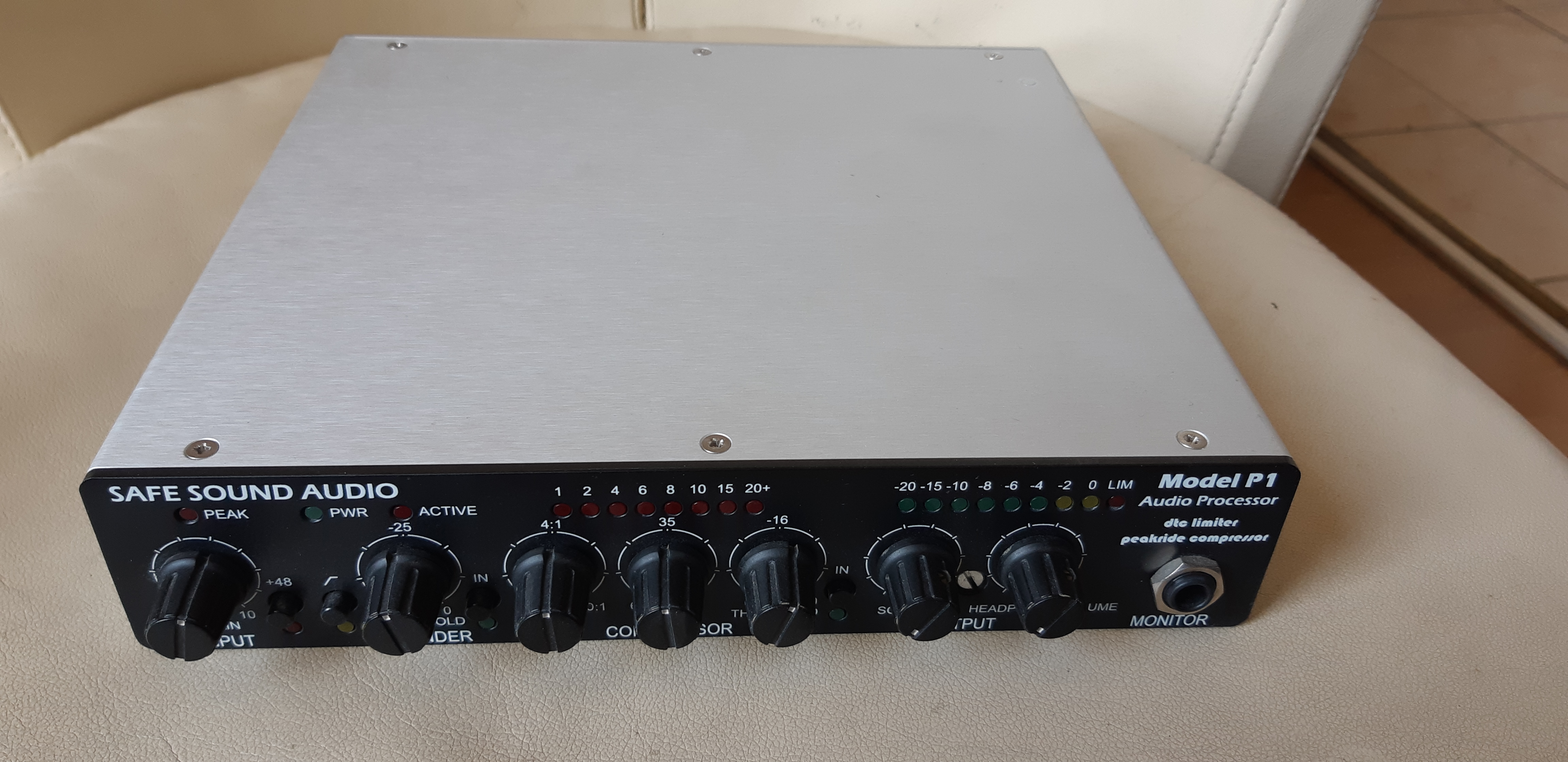 SAFE SOUND AUDIO Model P1 Excellent Préampli Micro (IledeFrance) Audiofanzine