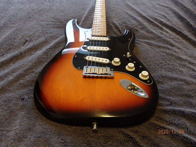 Guitare Fender Strat Usa 40eme Anniversaire Provence Alpes Cote D Azur Audiofanzine