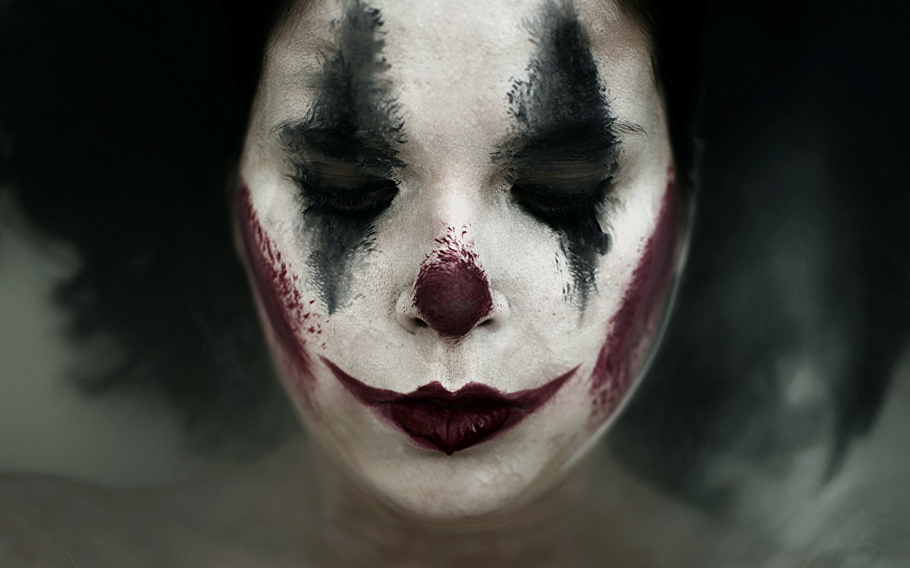 Sad_clownFace_Makeup_452475