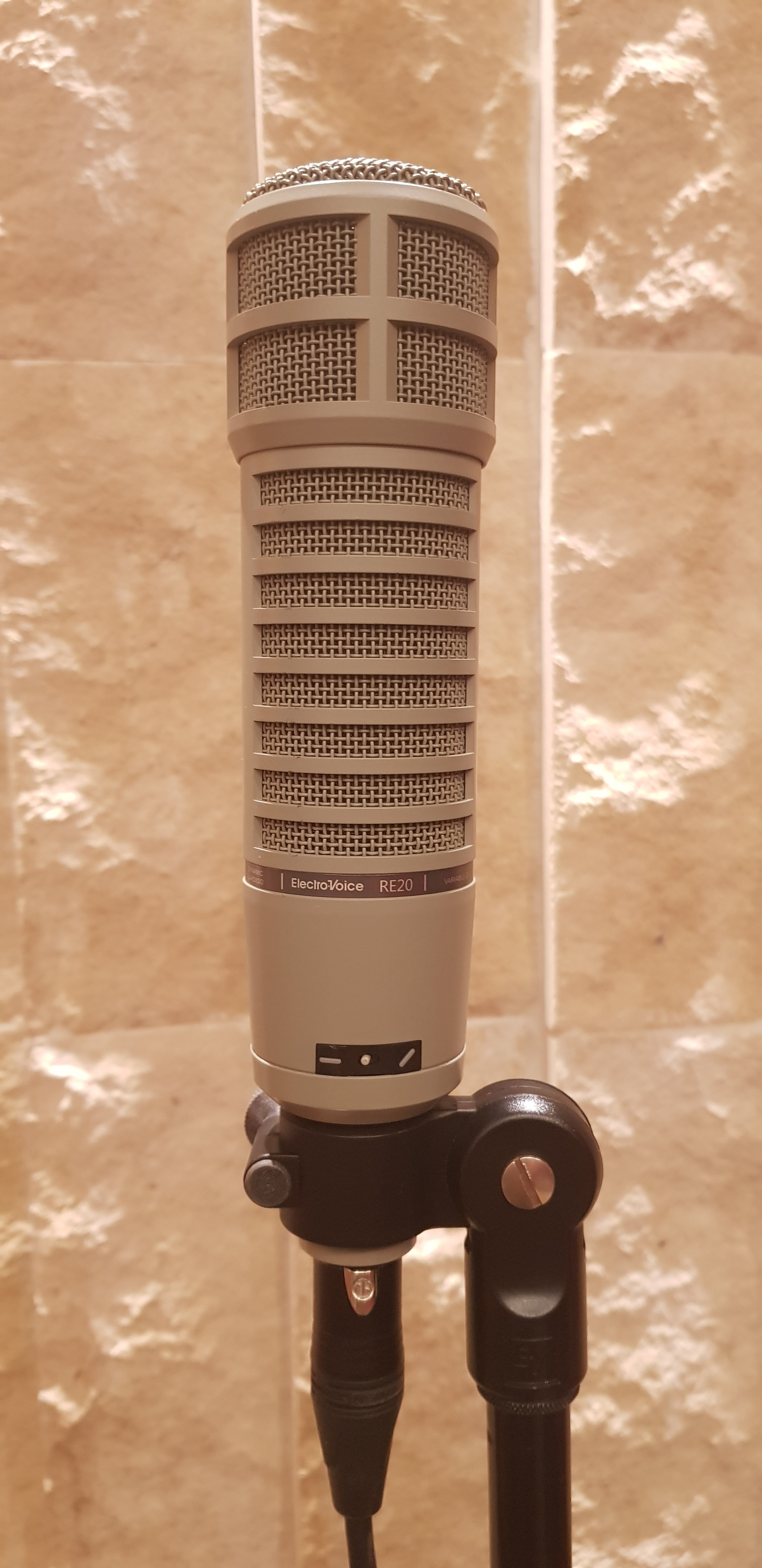 Microphones dynamiques (1 205 produits) - Audiofanzine