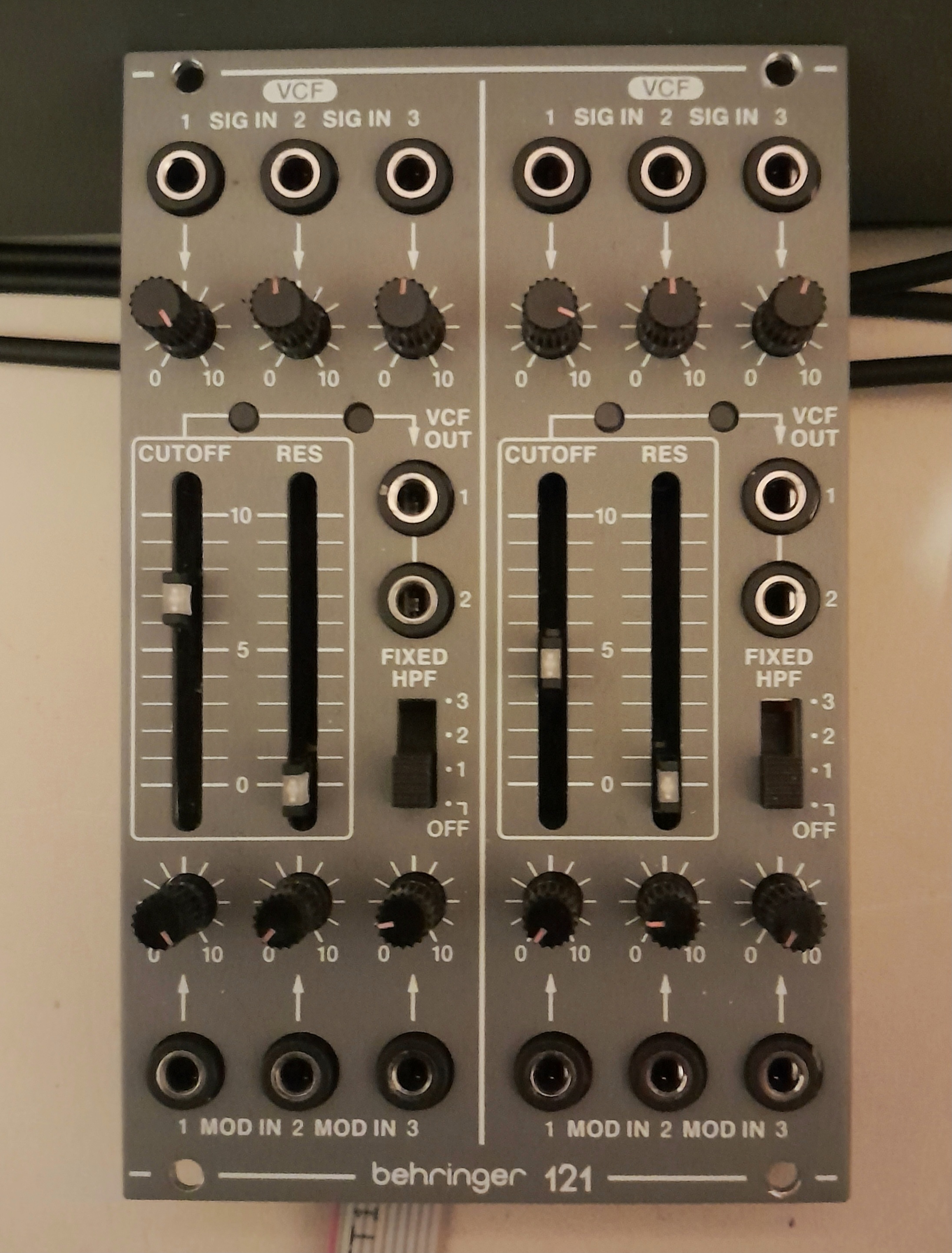 Vends VCF Behringer 121 (Midi-Pyrénées) - Audiofanzine