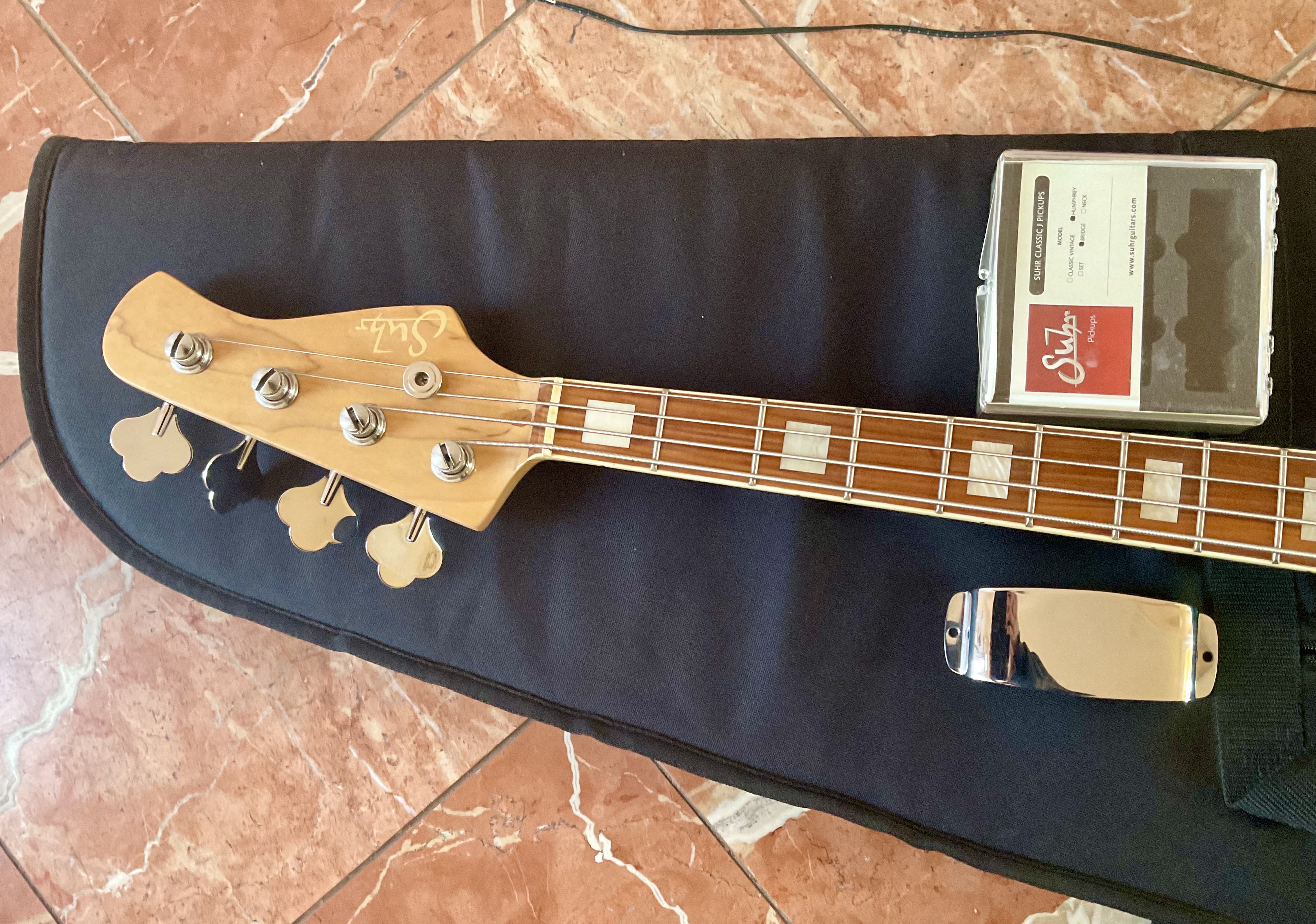 Flame Bass - 6 cordes headless - Moscato Guitares et basses