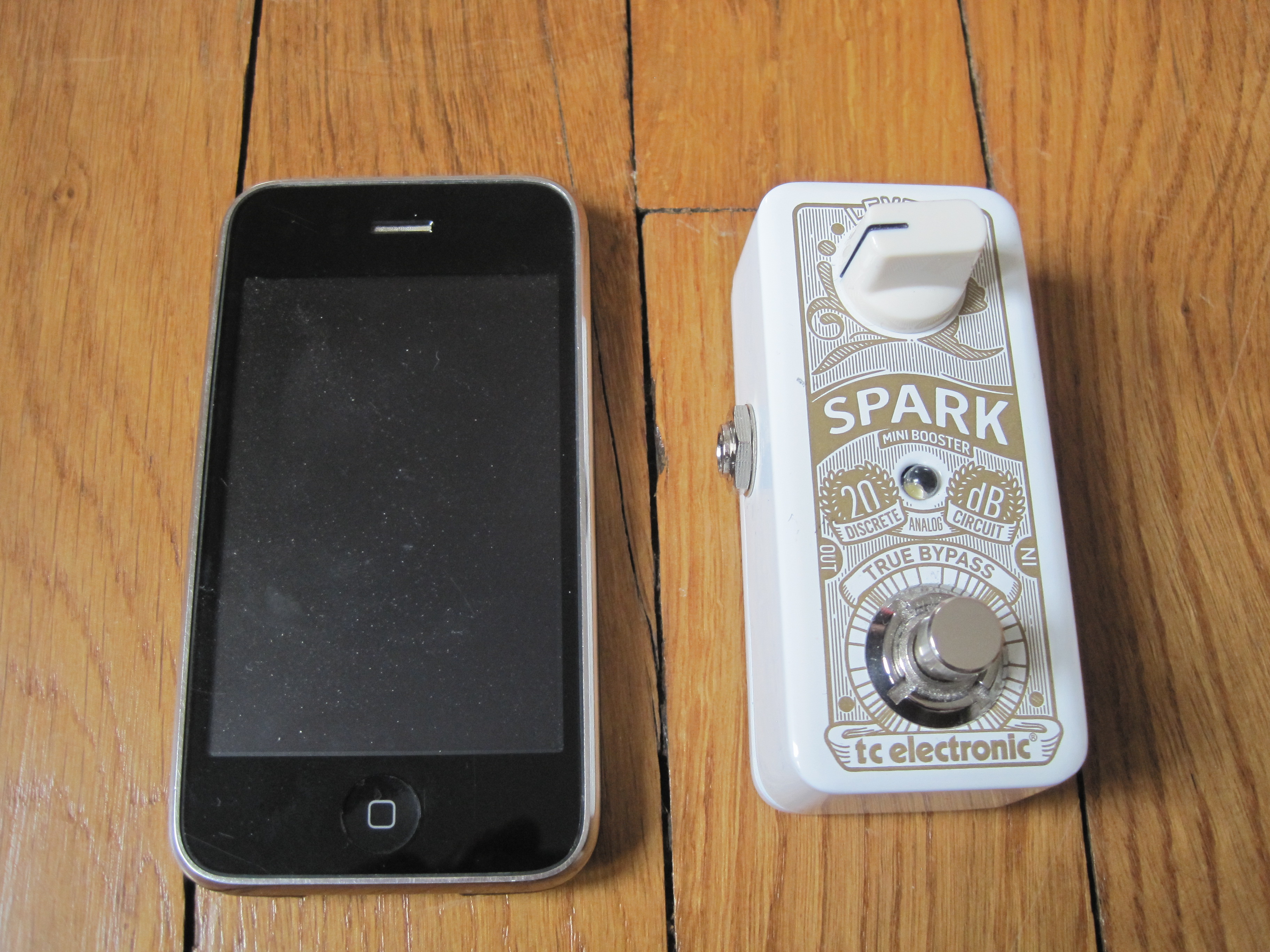 TC Electronic Spark Mini Booster Review : A Spark In The Dark - Audiofanzine