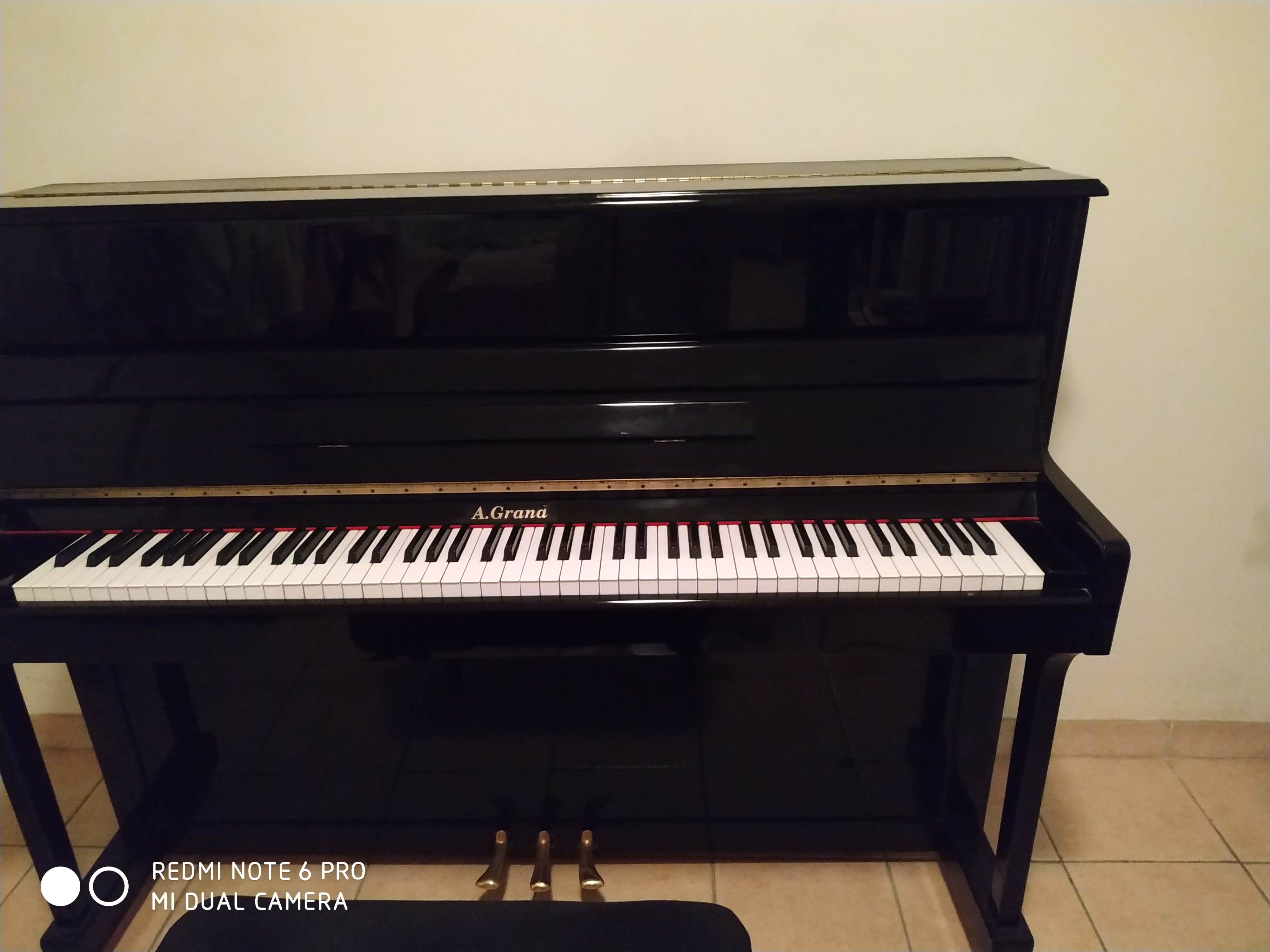 Piano Droit A Grand Piano Droit Audiofanzine