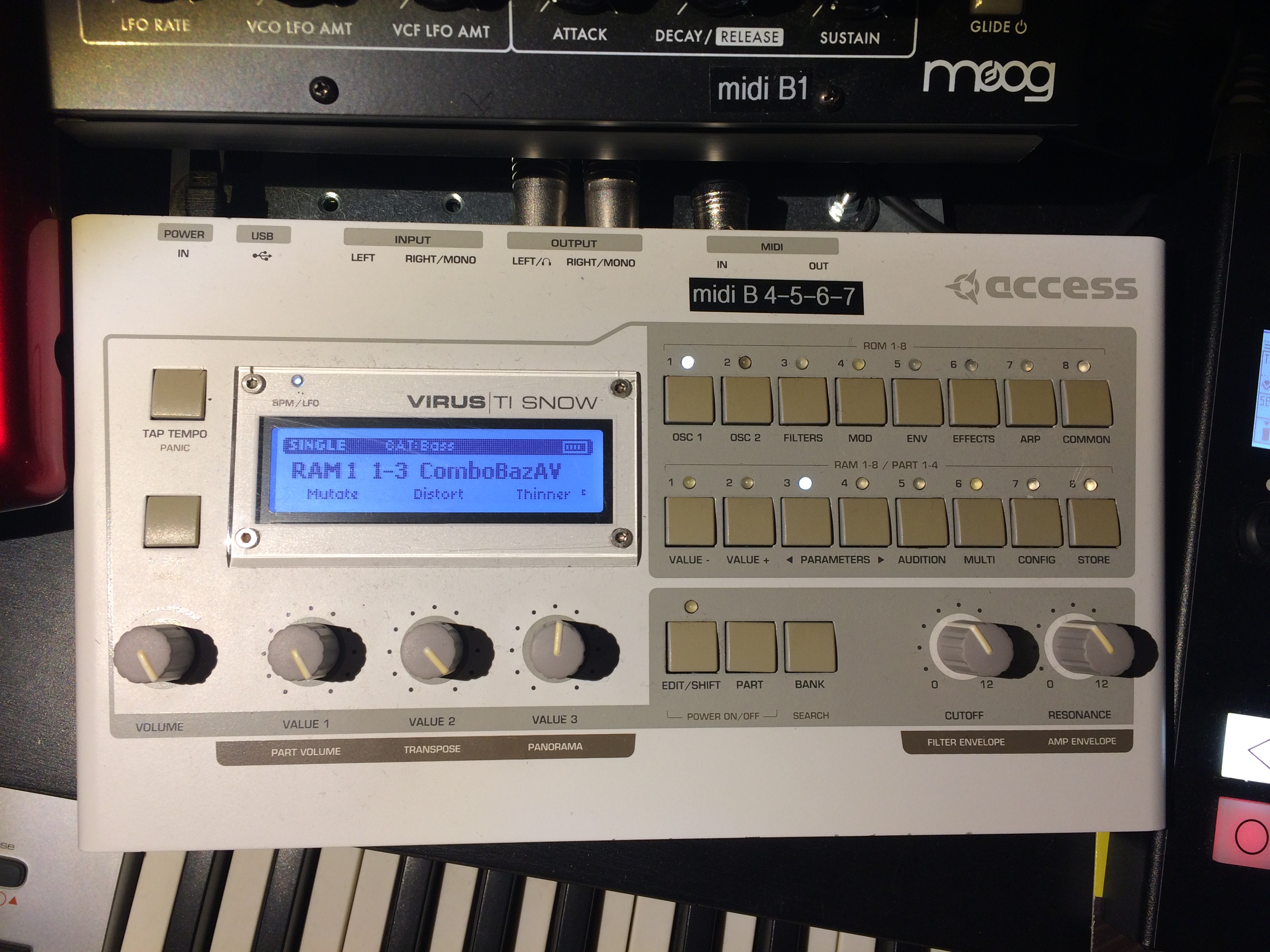 Access Music Virus TI Snow image (1998225) Audiofanzine