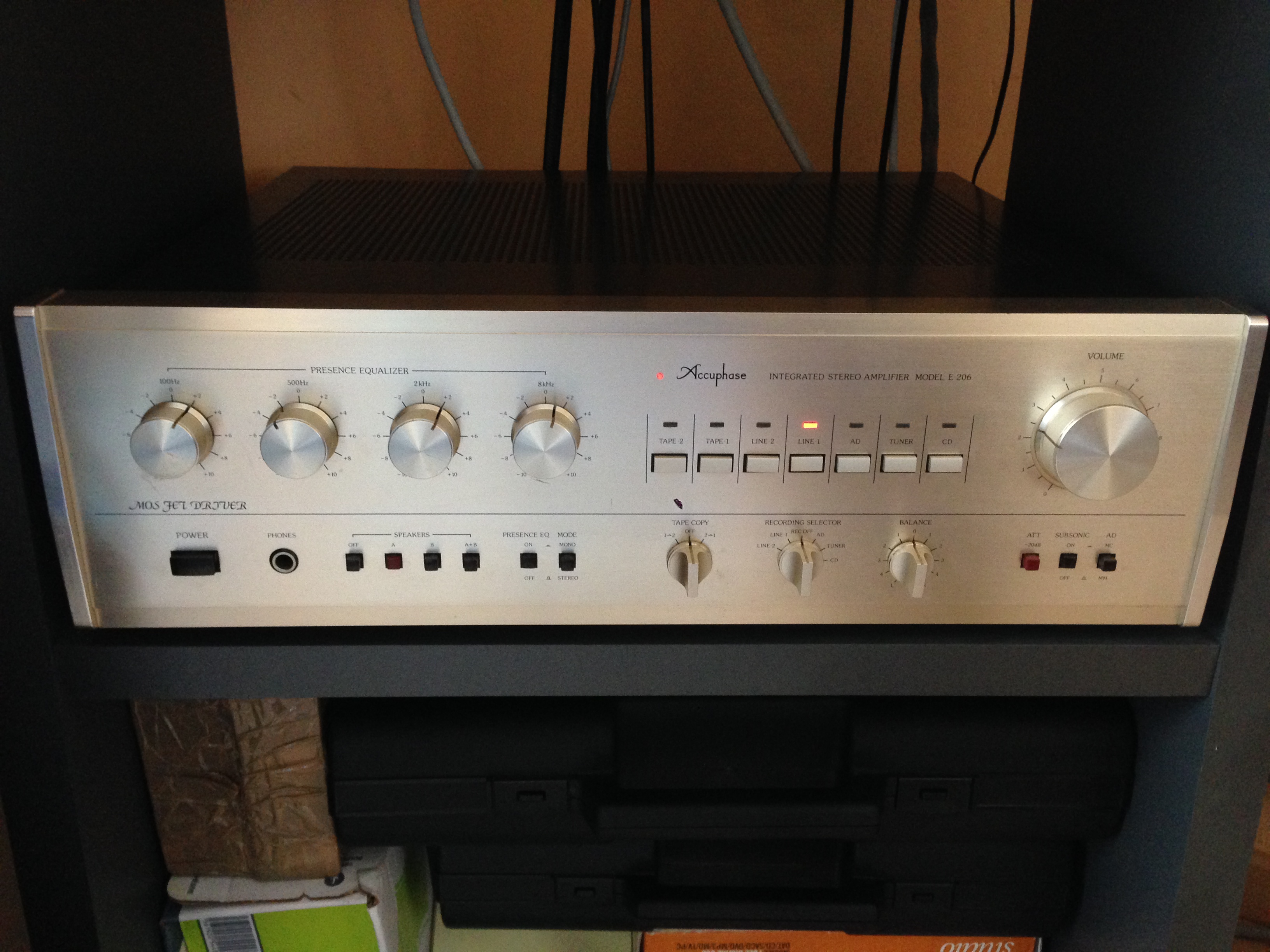 Accuphase E206 Accuphase-e-206-887398