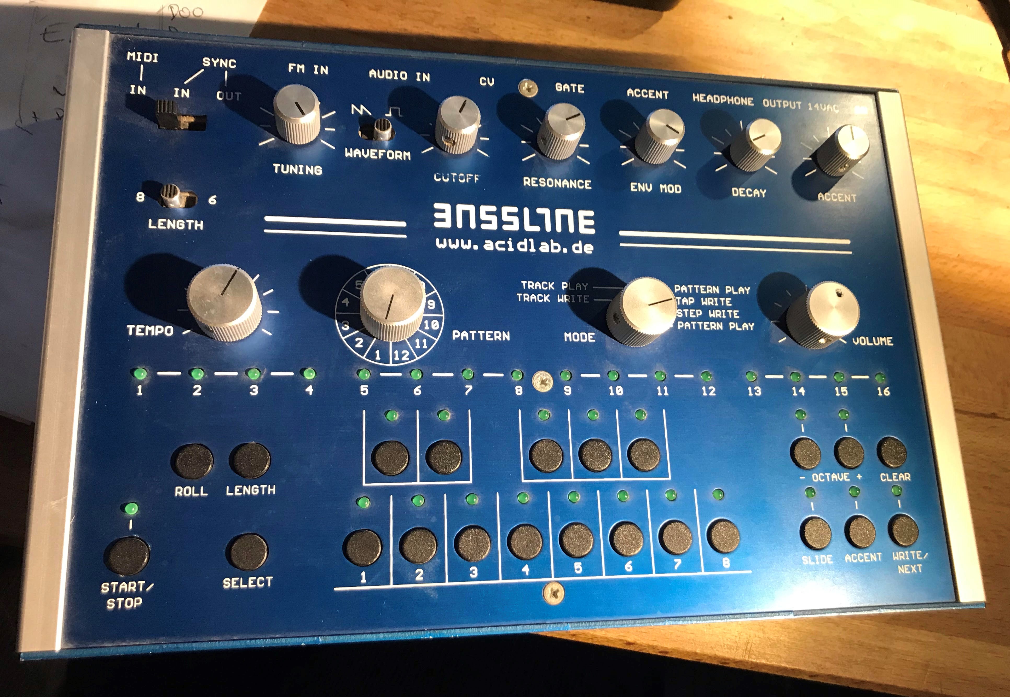 Bassline 2 Acidlab Bassline 2 Audiofanzine