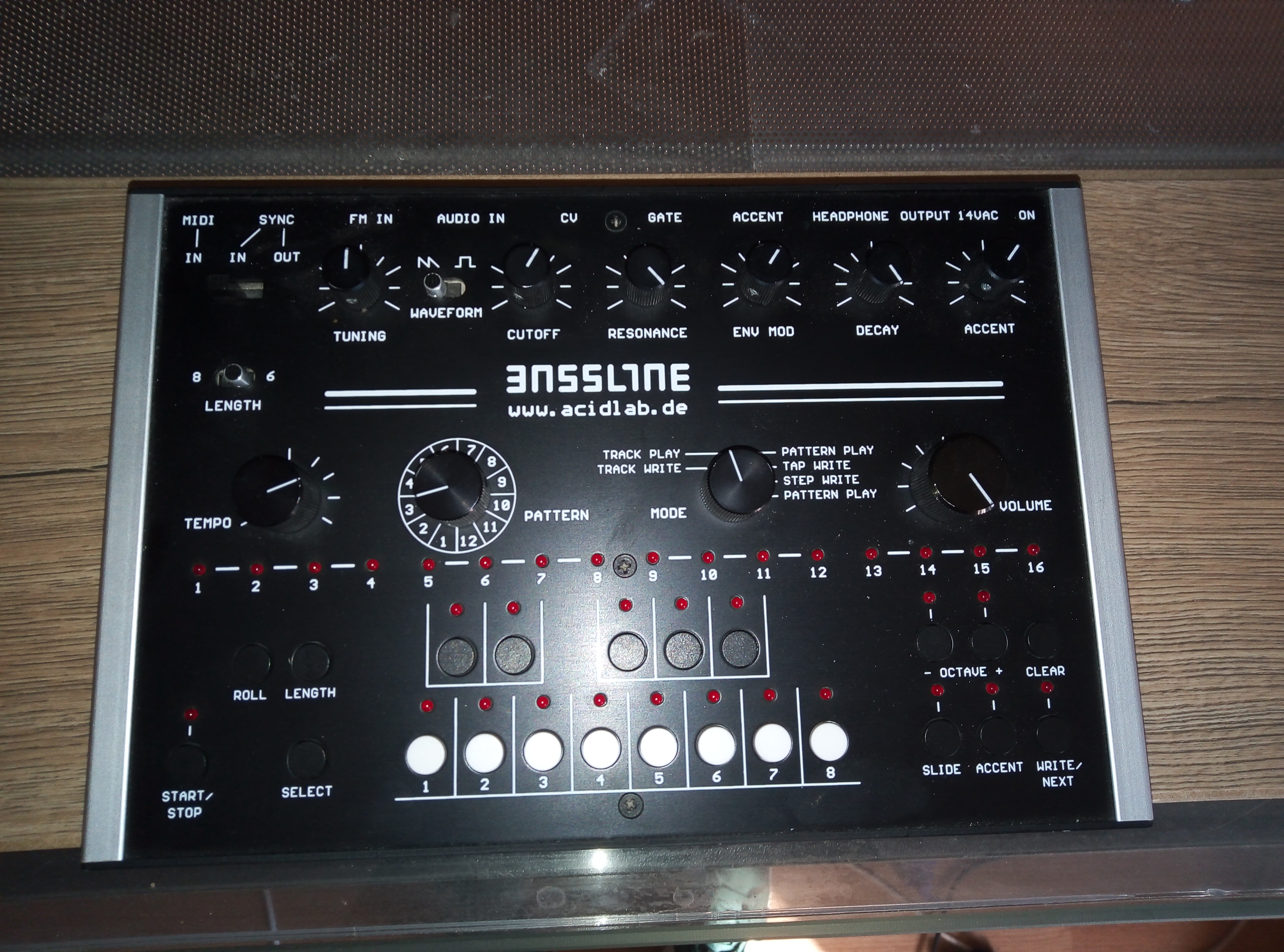 BASSLINE 2 Acidlab Bassline 2 Audiofanzine