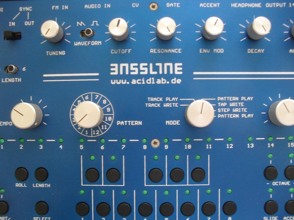 BASSLINE 2 Acidlab Bassline 2 Audiofanzine