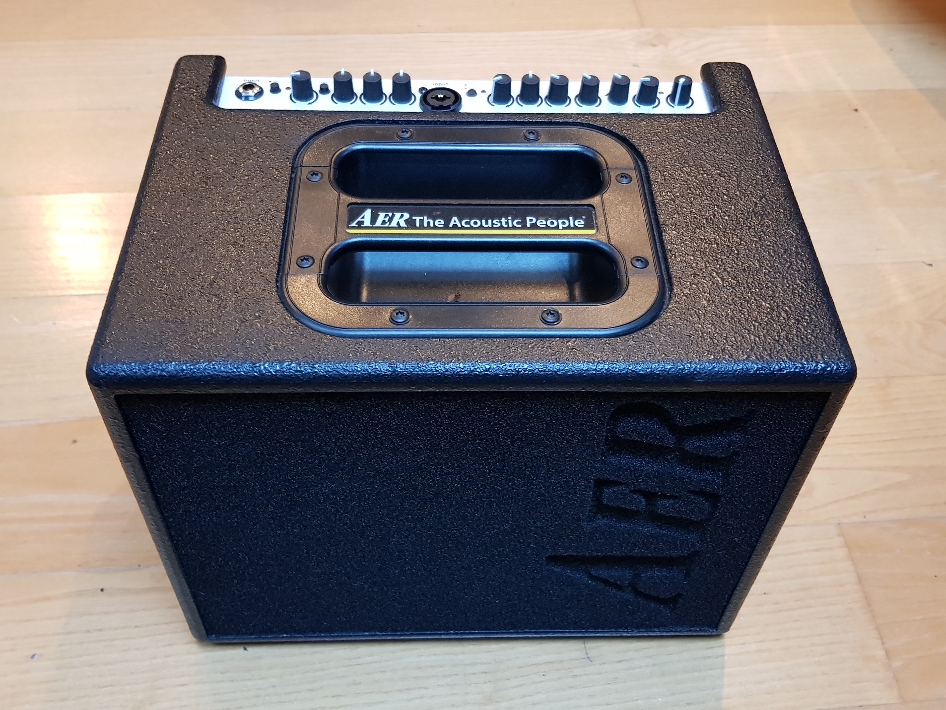 Compact 60 AER Compact 60 Audiofanzine