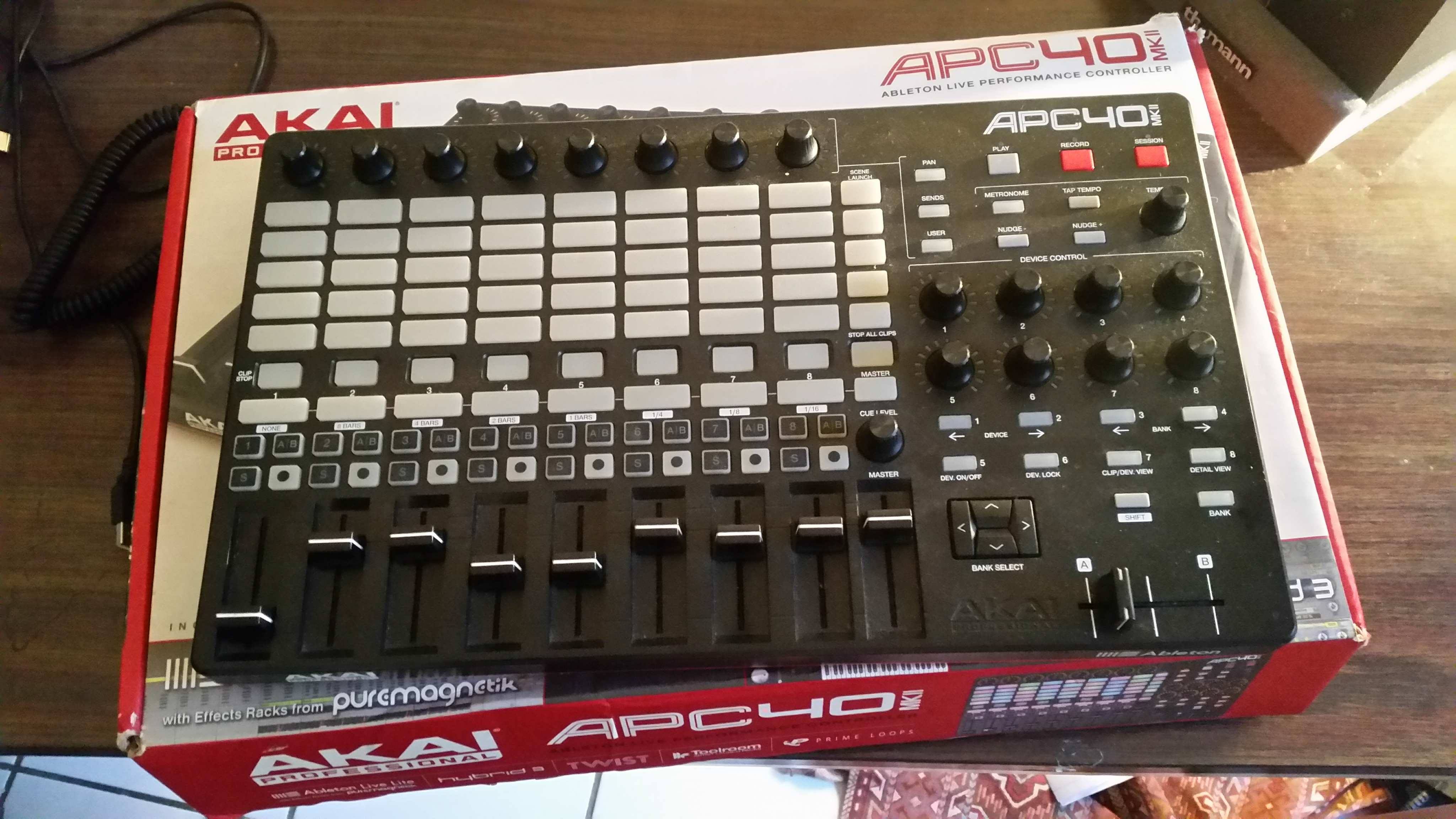 Akai APC40 mkII image (#2066155) - Audiofanzine