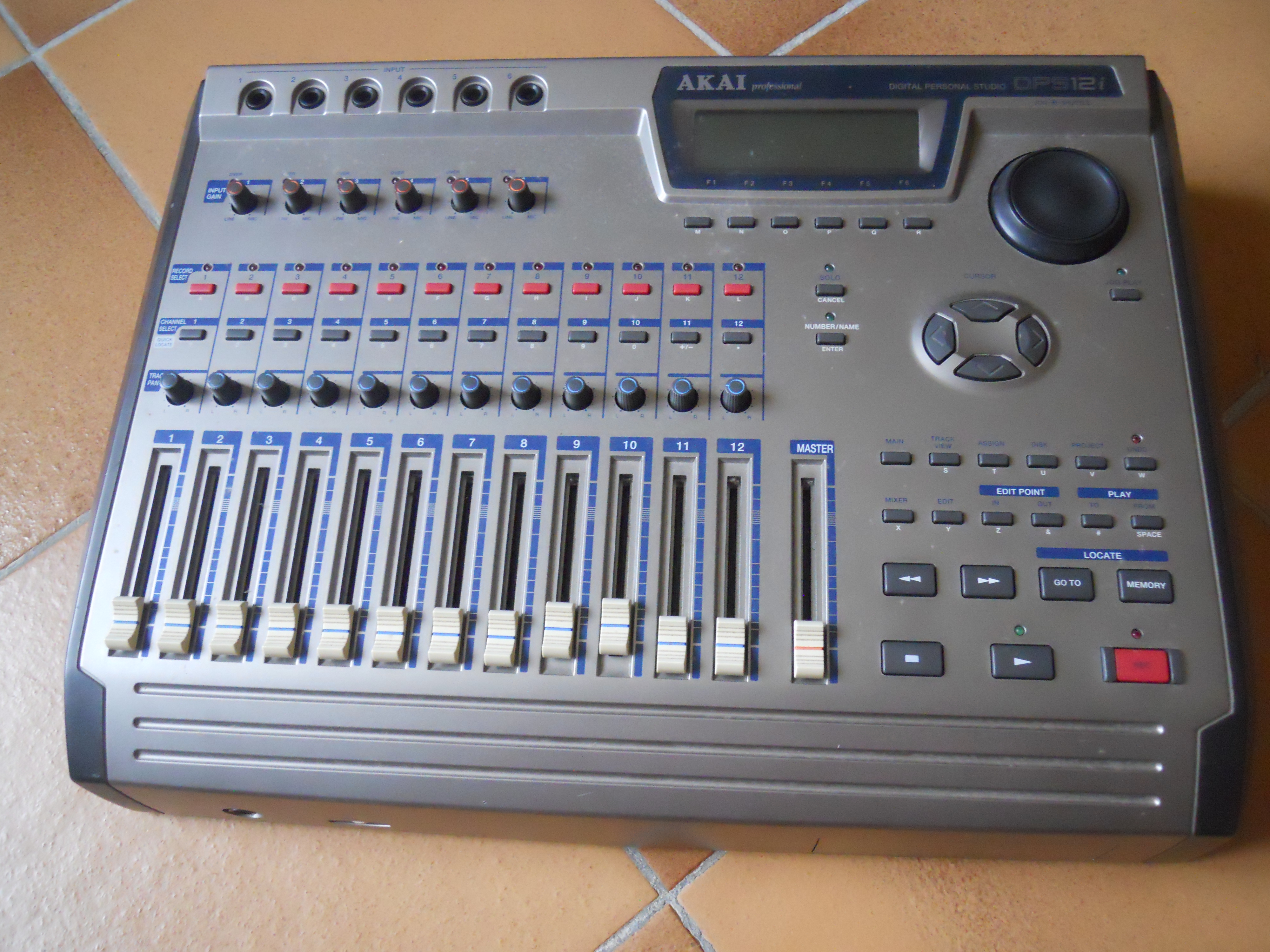 DPS12I Akai DPS12i Audiofanzine