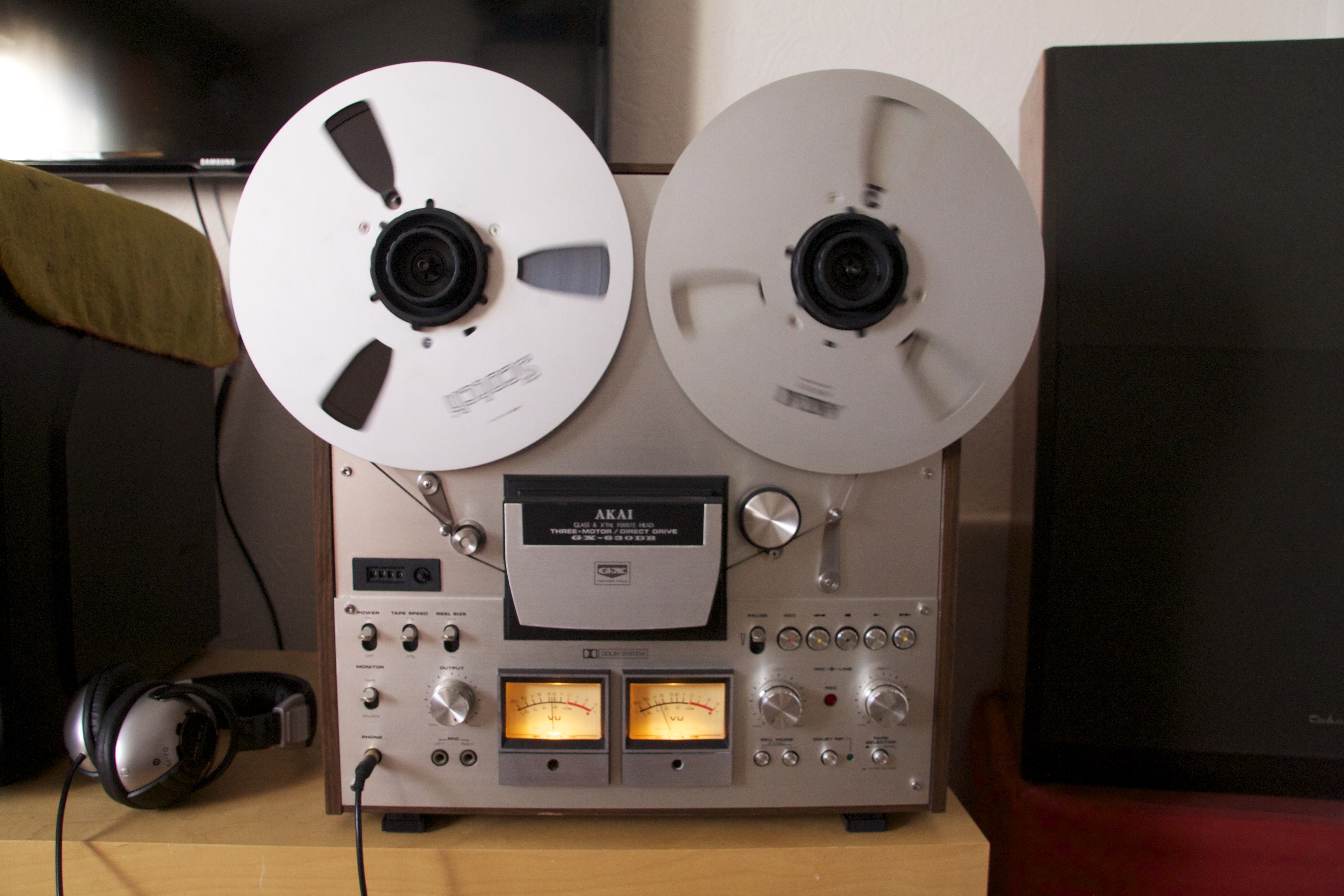 Tv Akai Non Si Sente Audio Mediaset