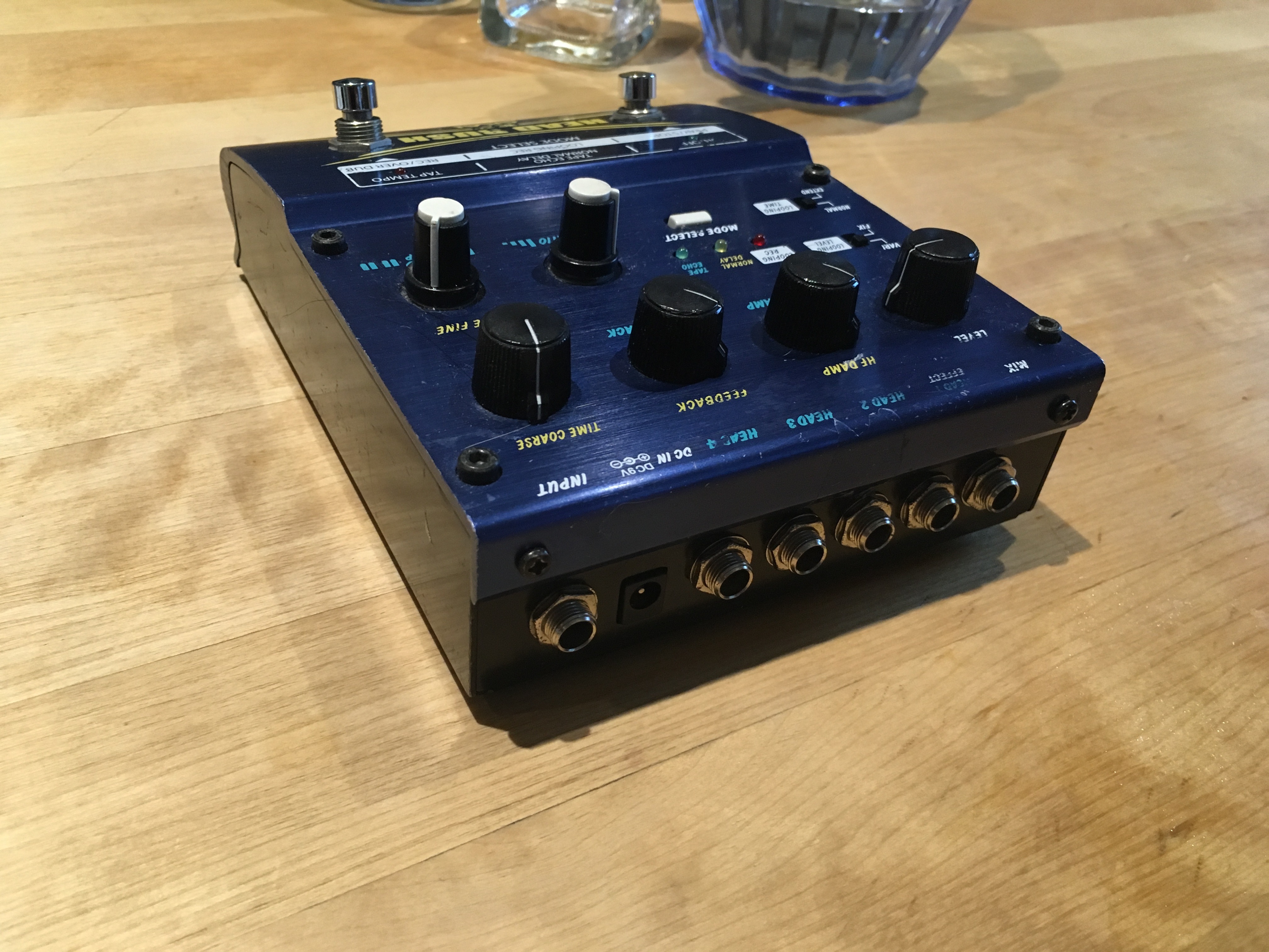 HEAD RUSH E2 Akai Head Rush E2 Audiofanzine
