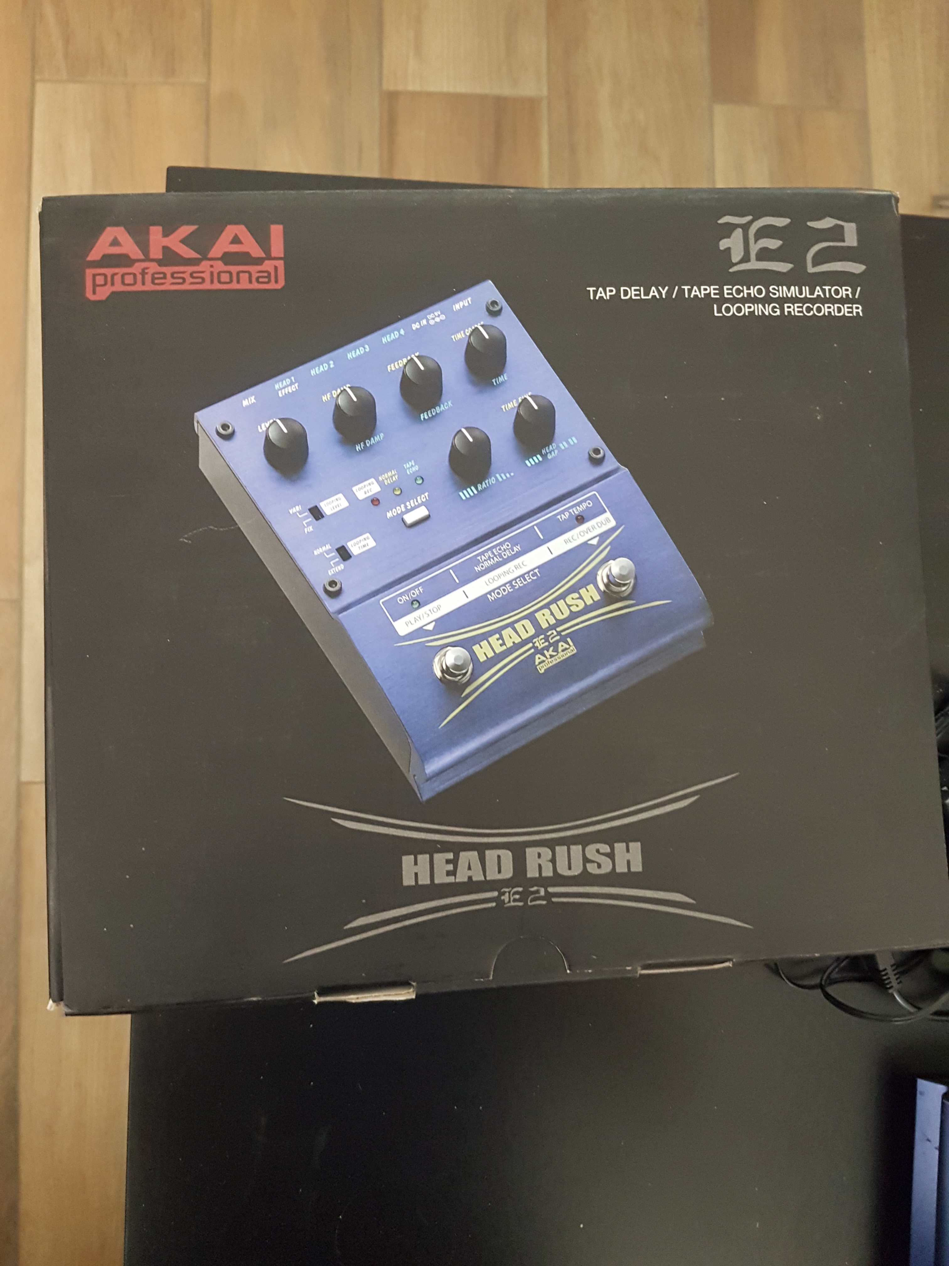 HEAD RUSH E2 Akai Head Rush E2 Audiofanzine