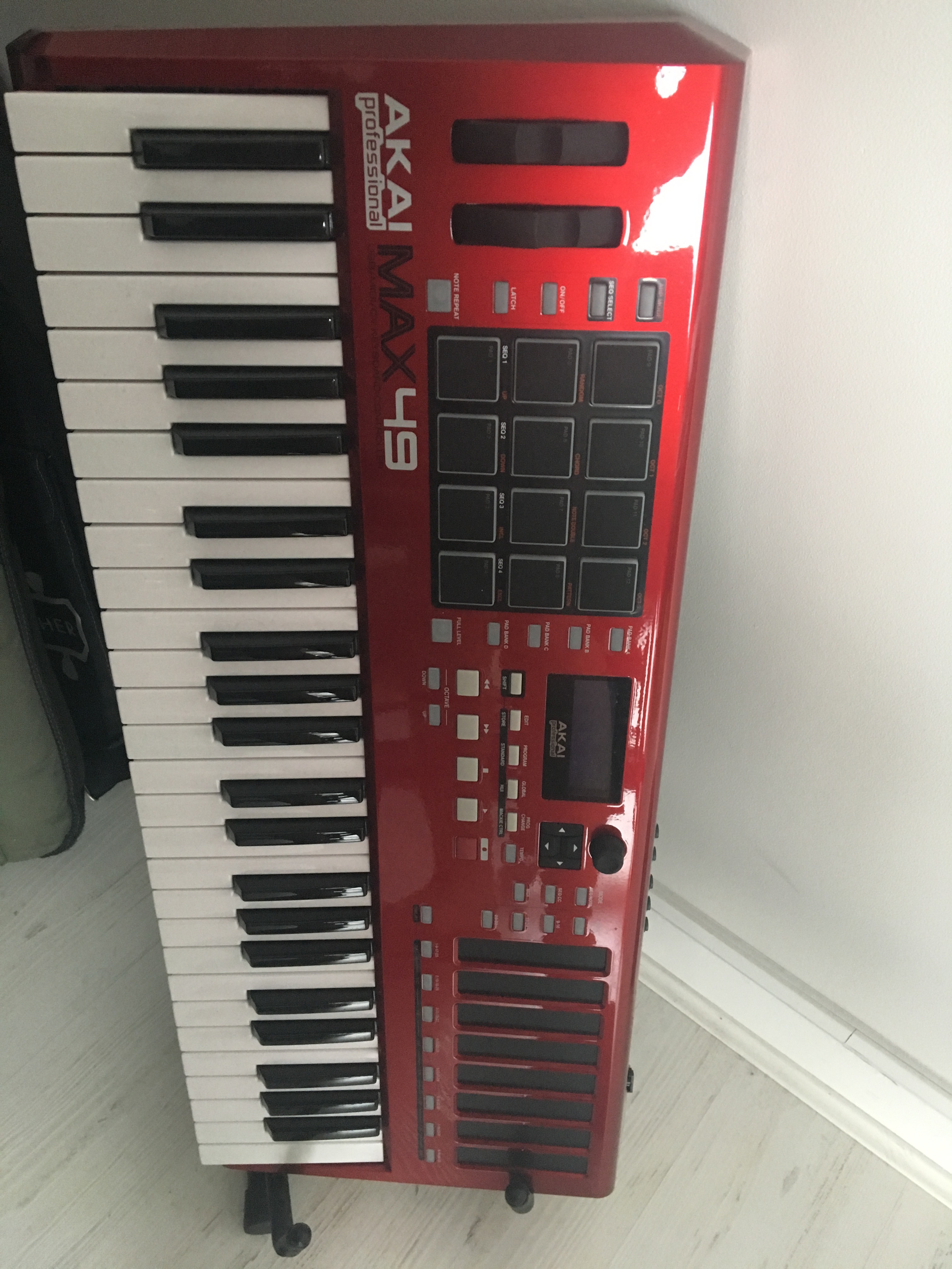 MAX49 - Akai Max49 - Audiofanzine