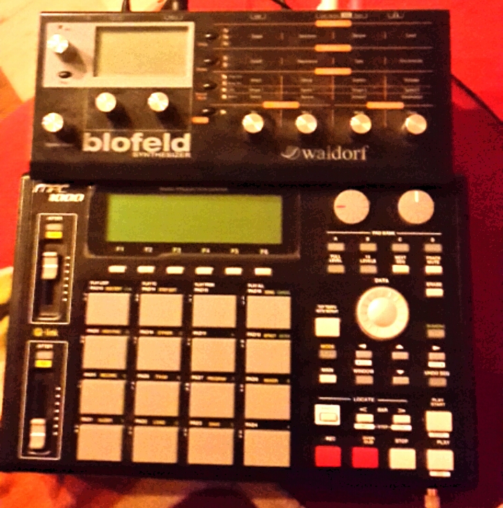 akai-mpc1000-1560643.jpg