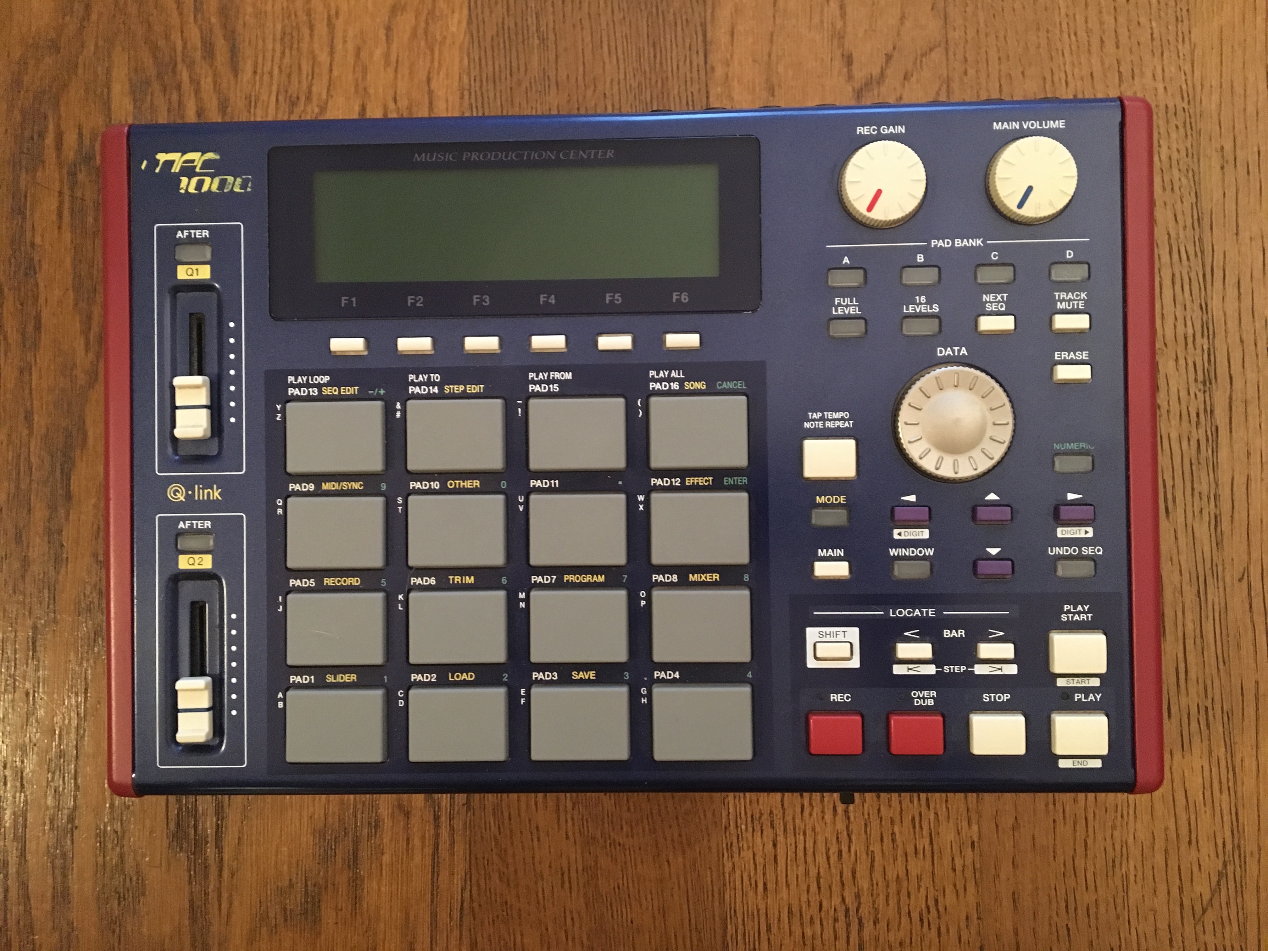 Akai MPC1000 image (1861669) Audiofanzine