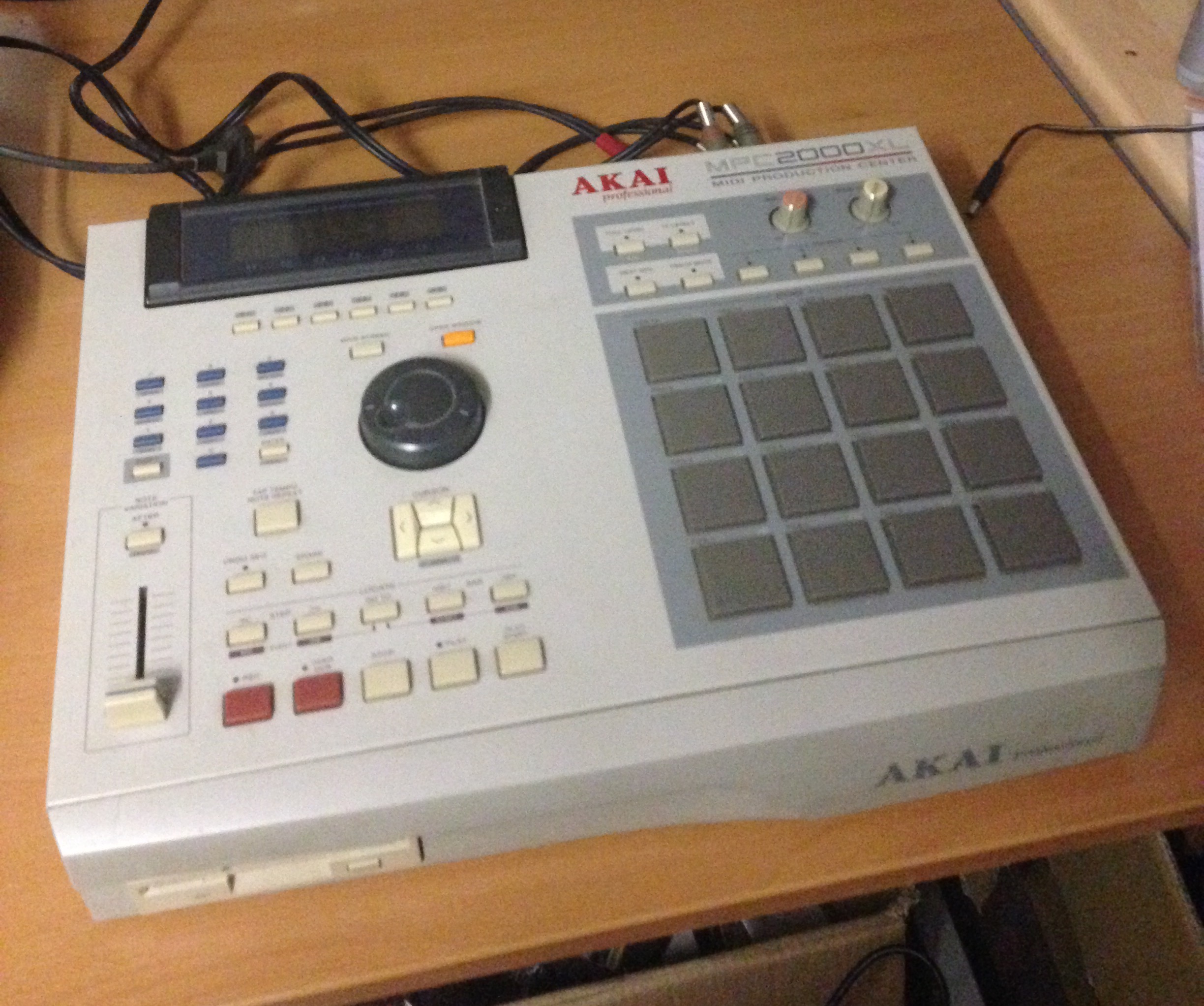 akai professional mpc2000xl akai professional mpc2000xl