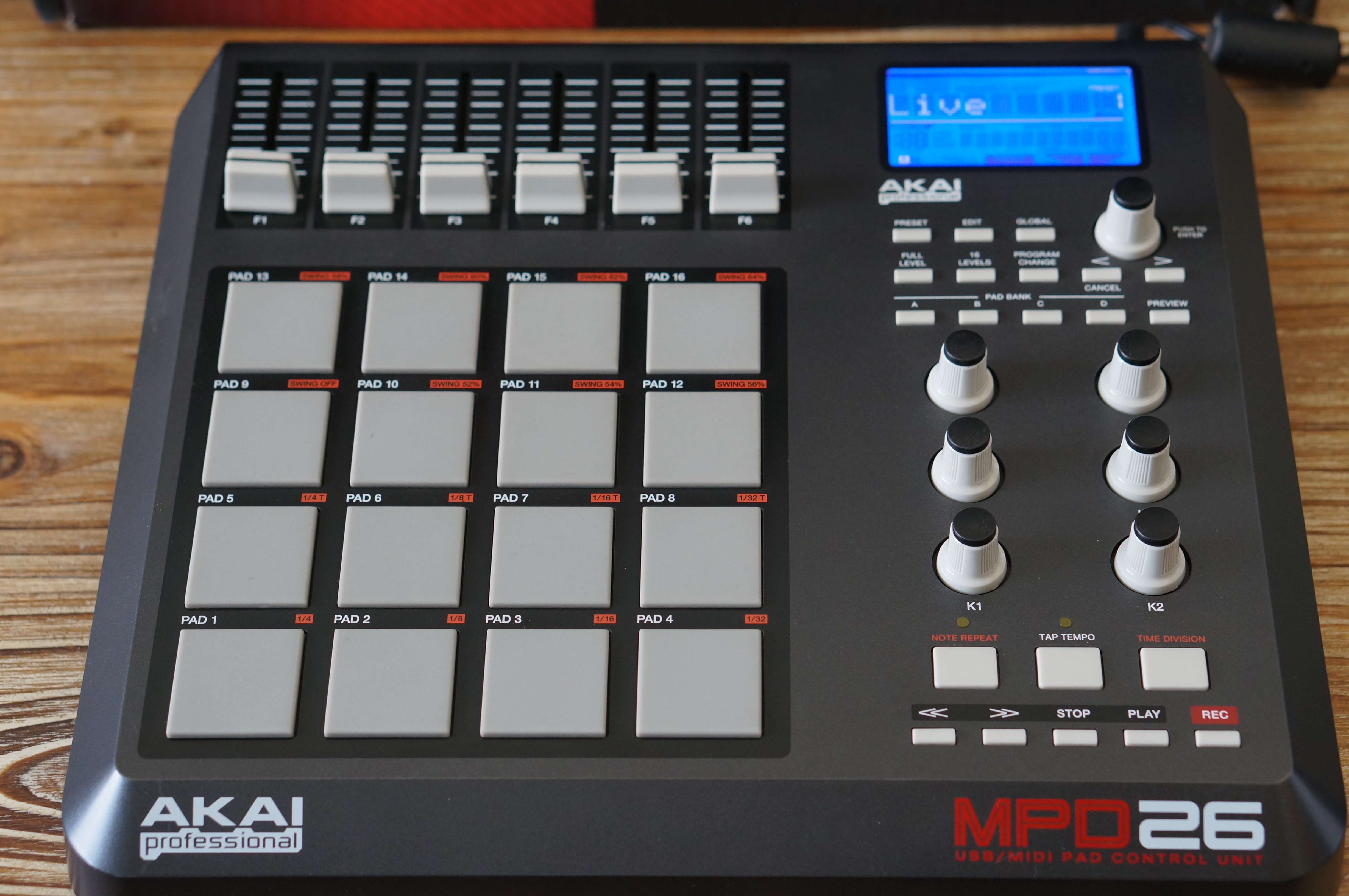 akai mpd 24 or 26