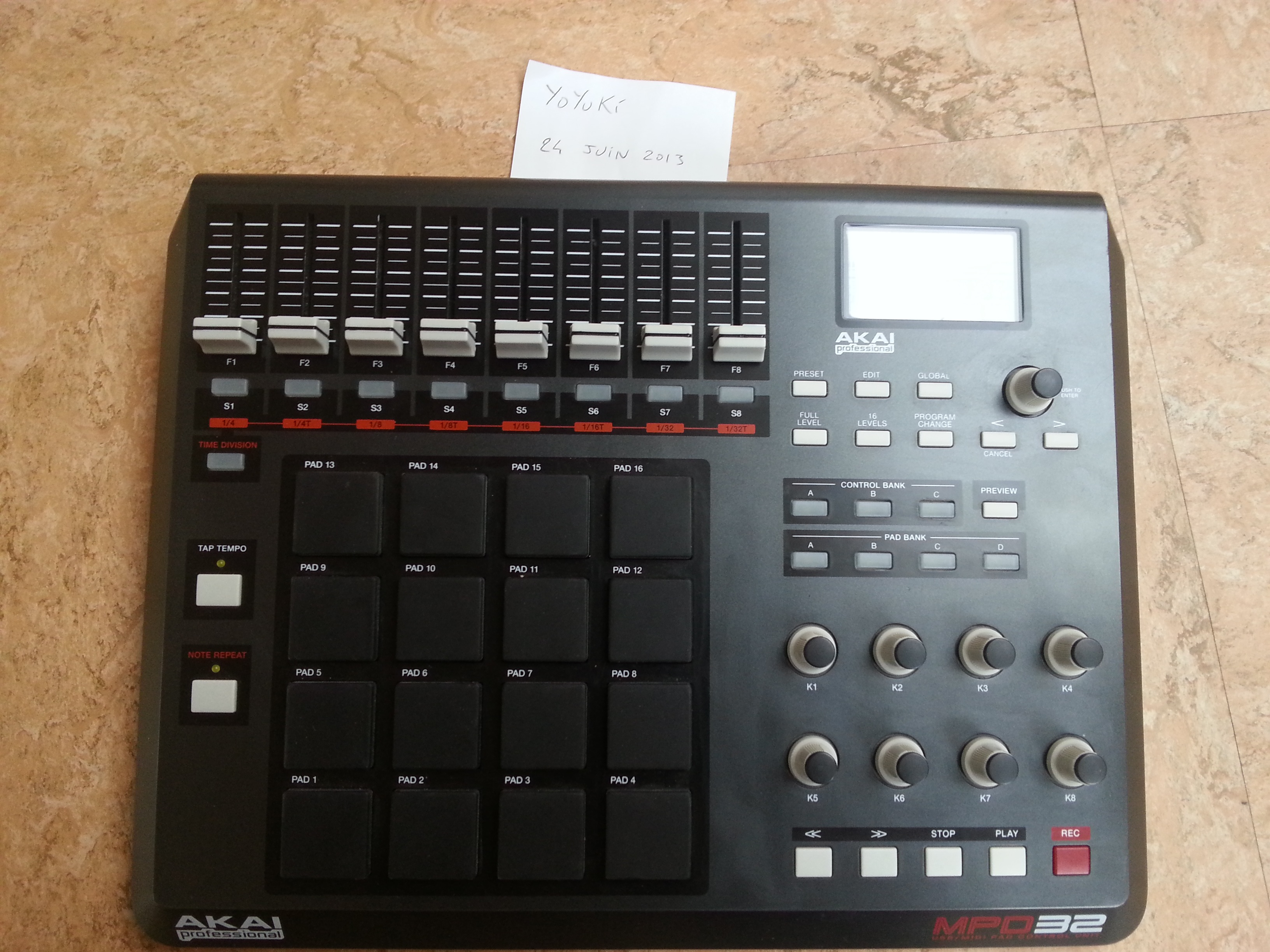 Photo Akai MPD32 Akai MPD32 (6078) (633887) Audiofanzine