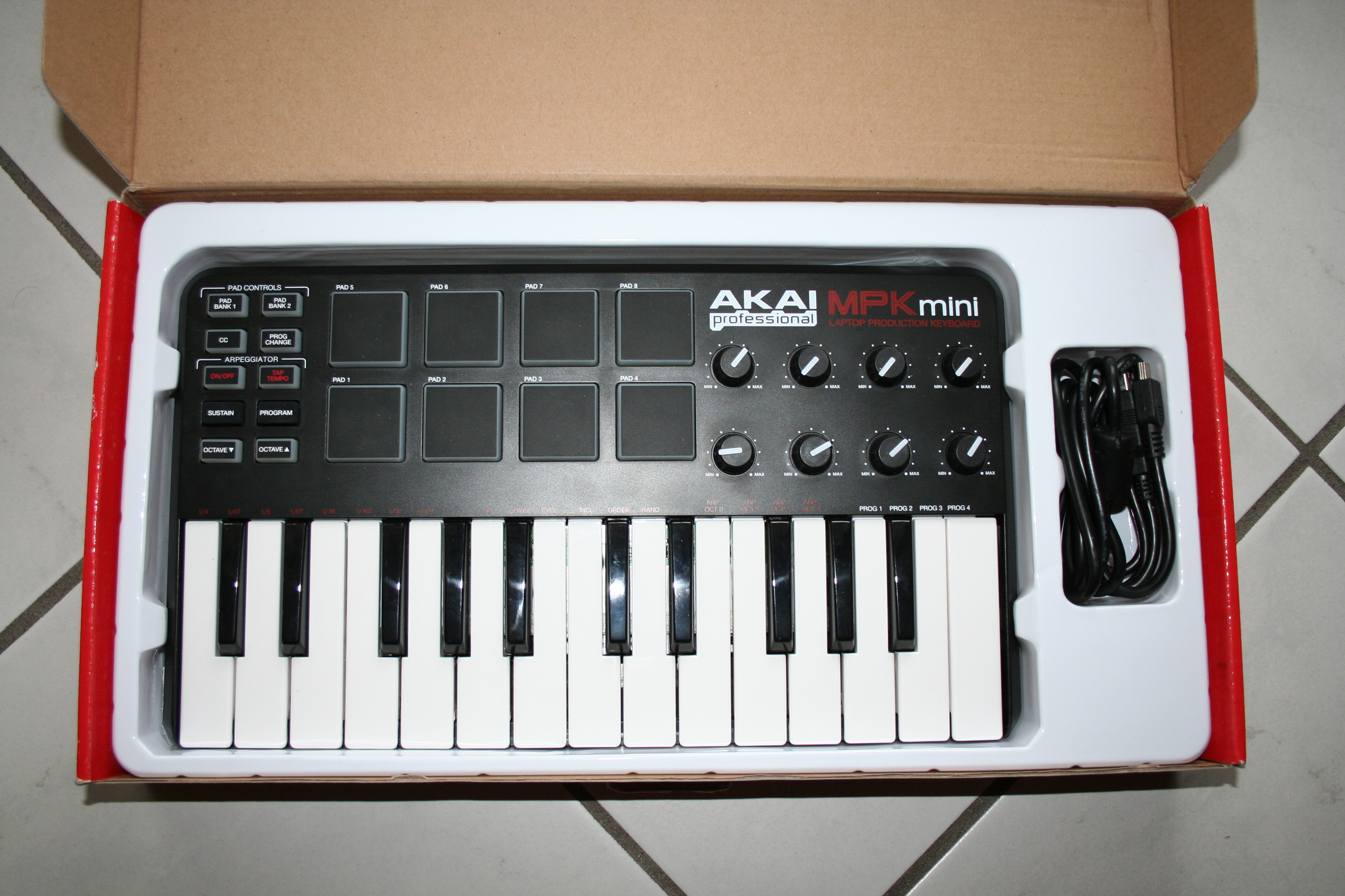 Клавиатура akai mpk mini. Миди клавиатуры akai с ipad.