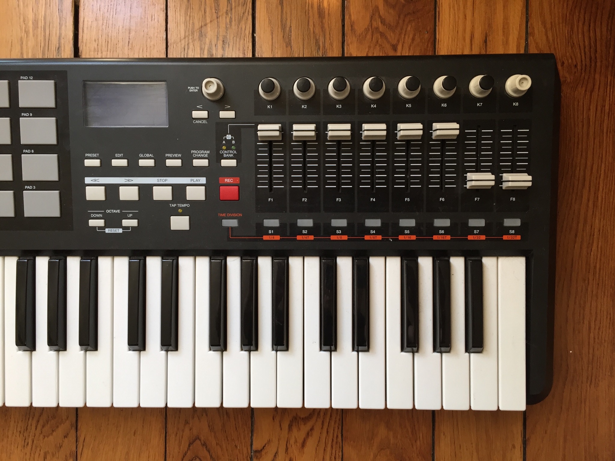 Akai MPK49 Audiofanzine