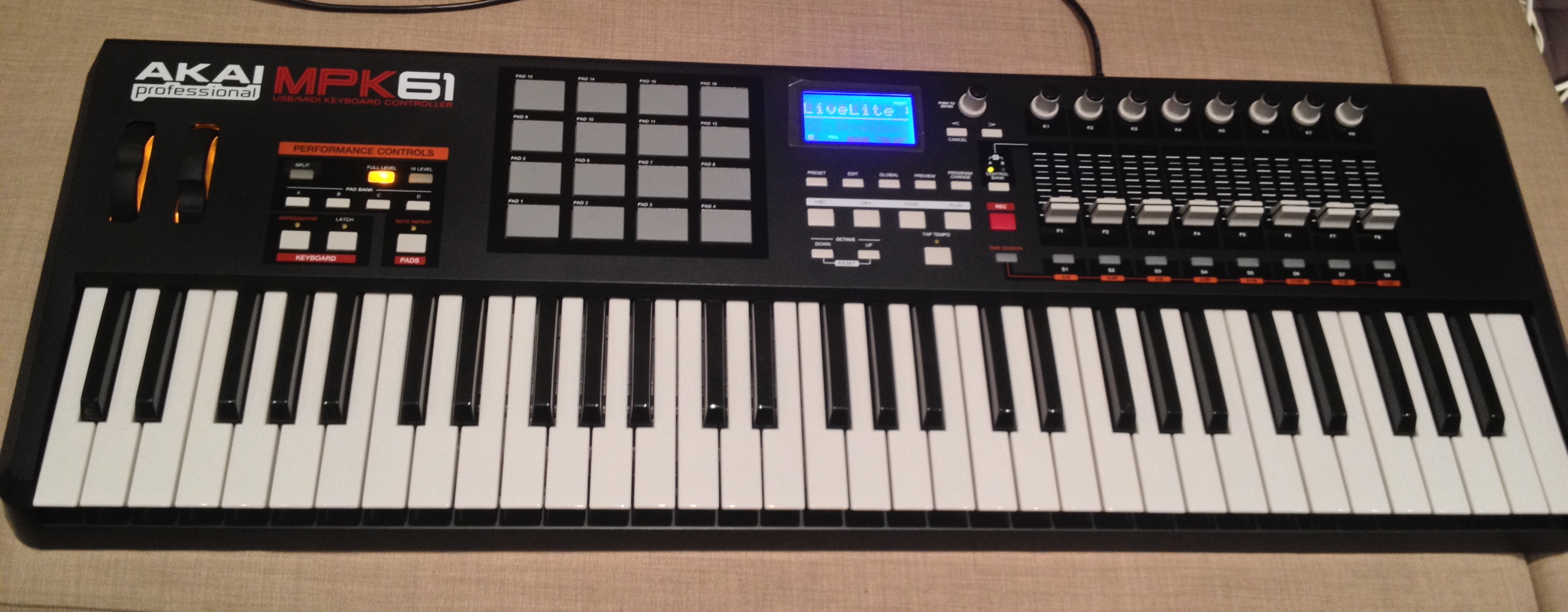 Akai MPK61 image (#758768) - Audiofanzine