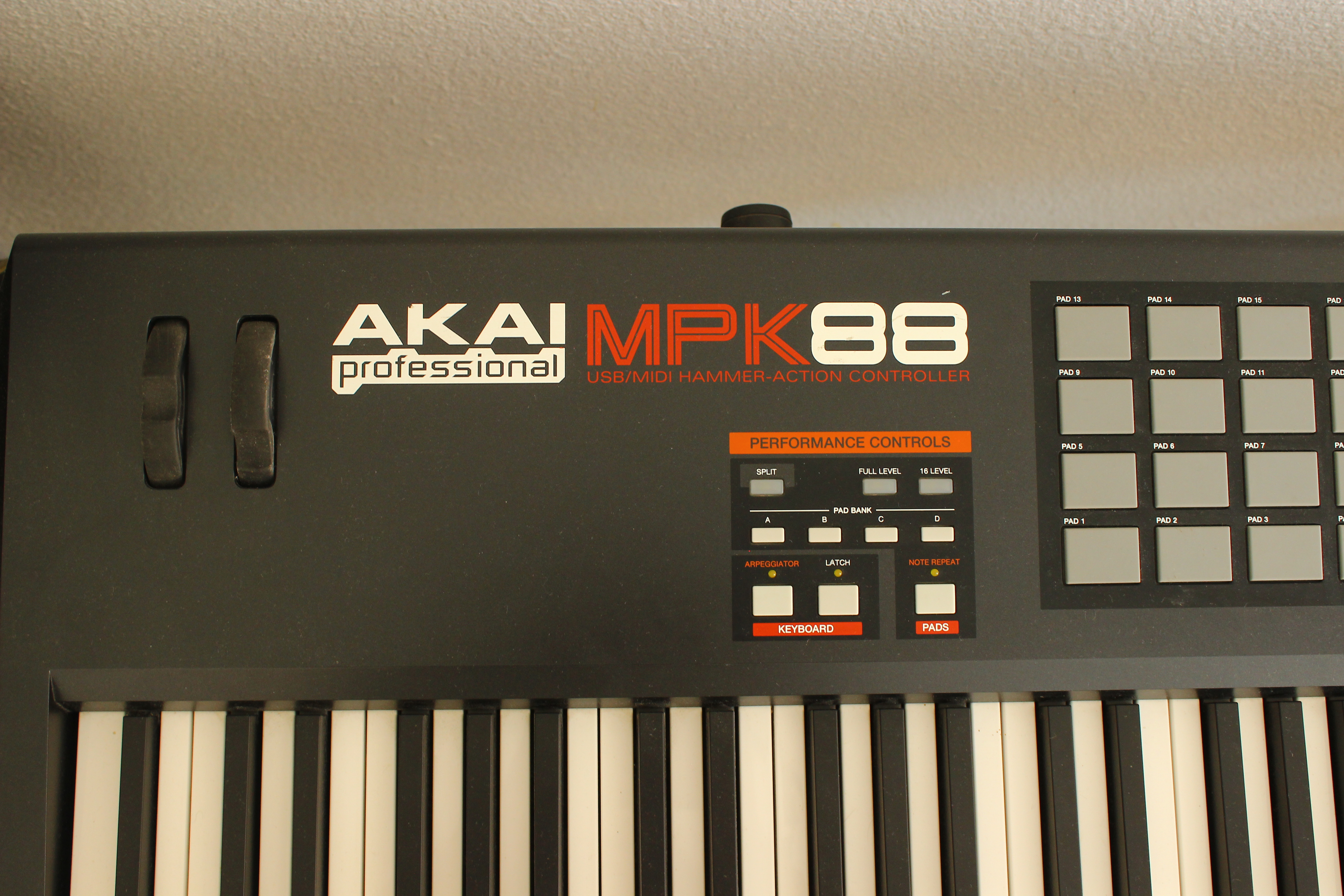 Photo Akai MPK88 Akai MPK88 (13959) (1175679) Audiofanzine