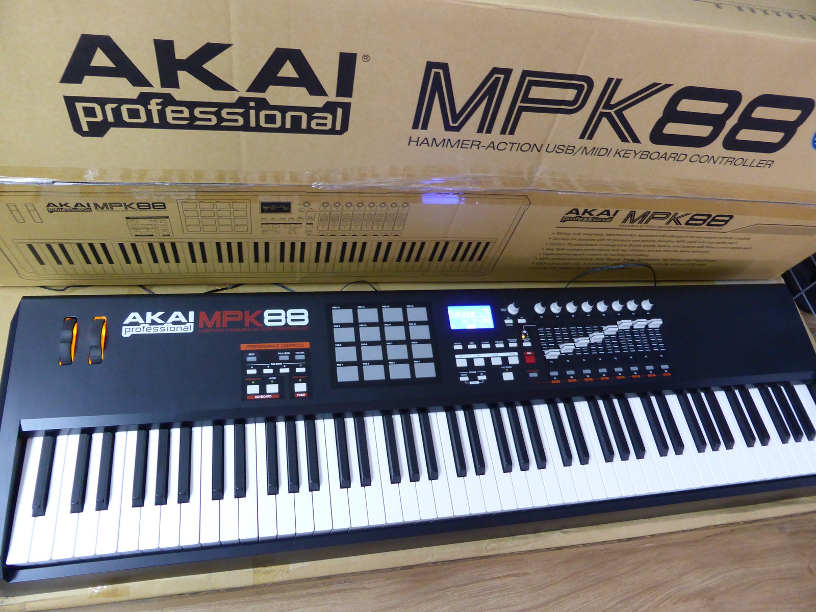 Photo Akai MPK88 Akai MPK88 (41017) (1402742) Audiofanzine
