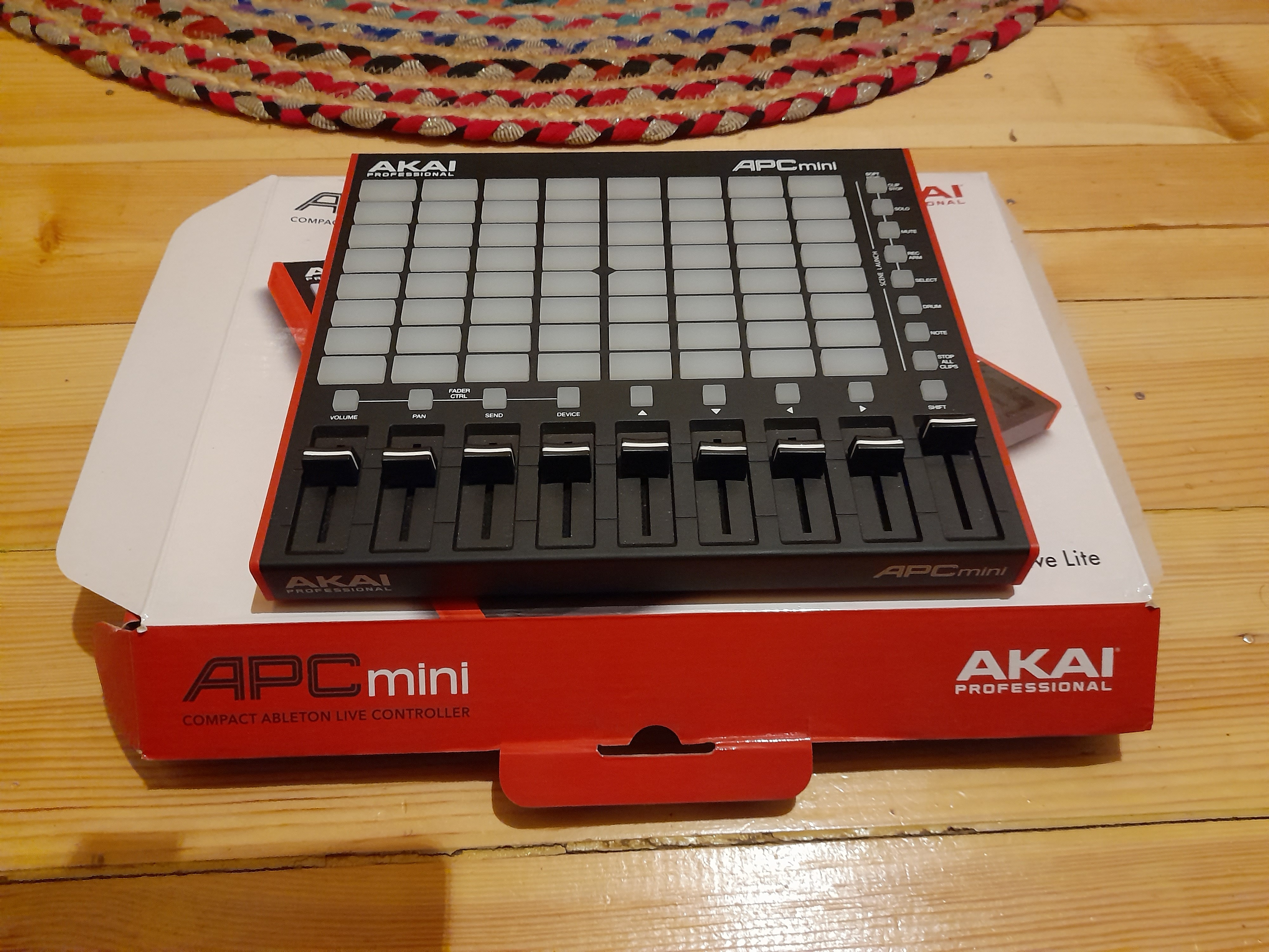 Akai Professional APC Mini MK2 Ableton Live Controller