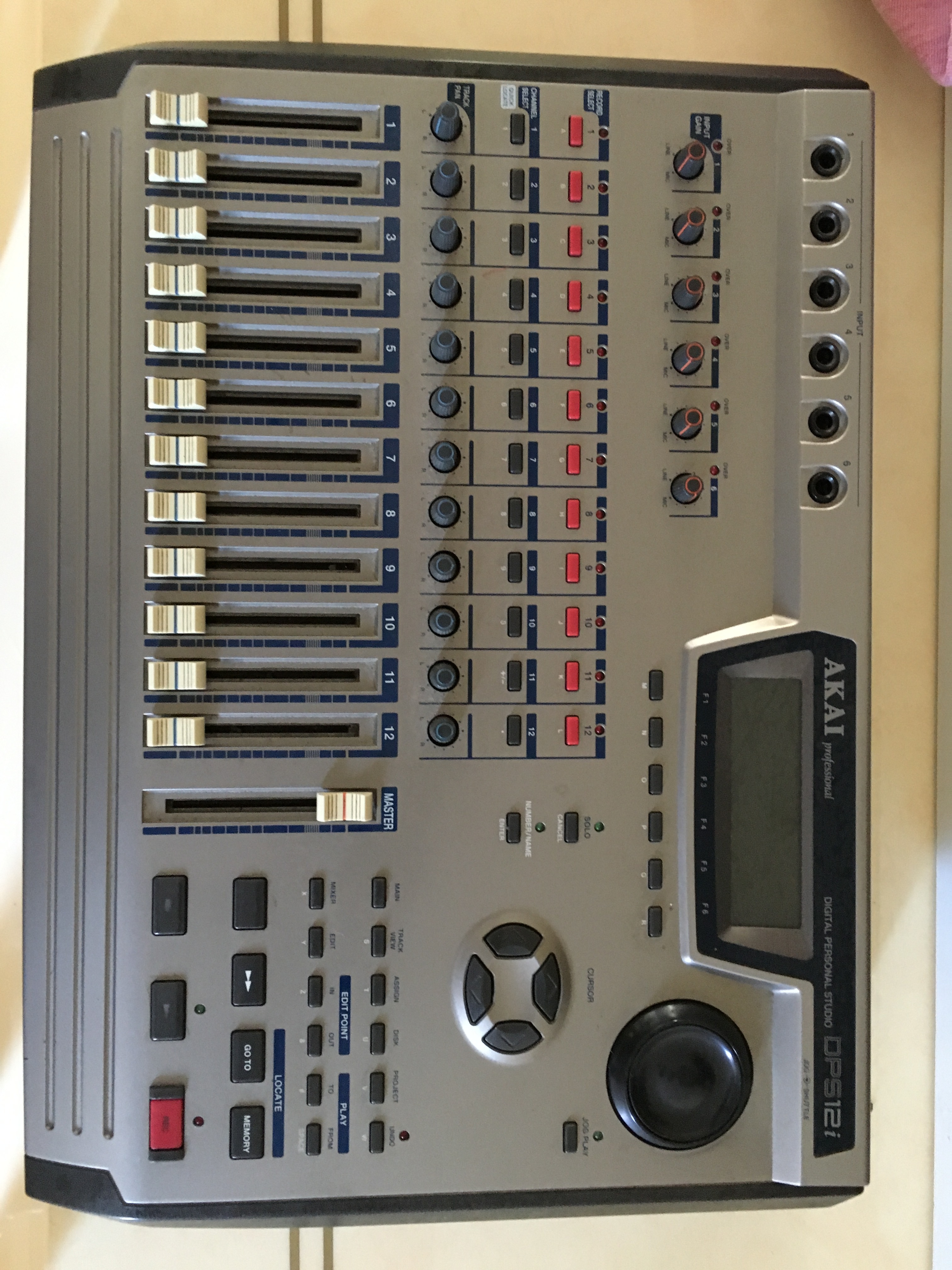 DPS12 Akai Professional DPS12 Audiofanzine