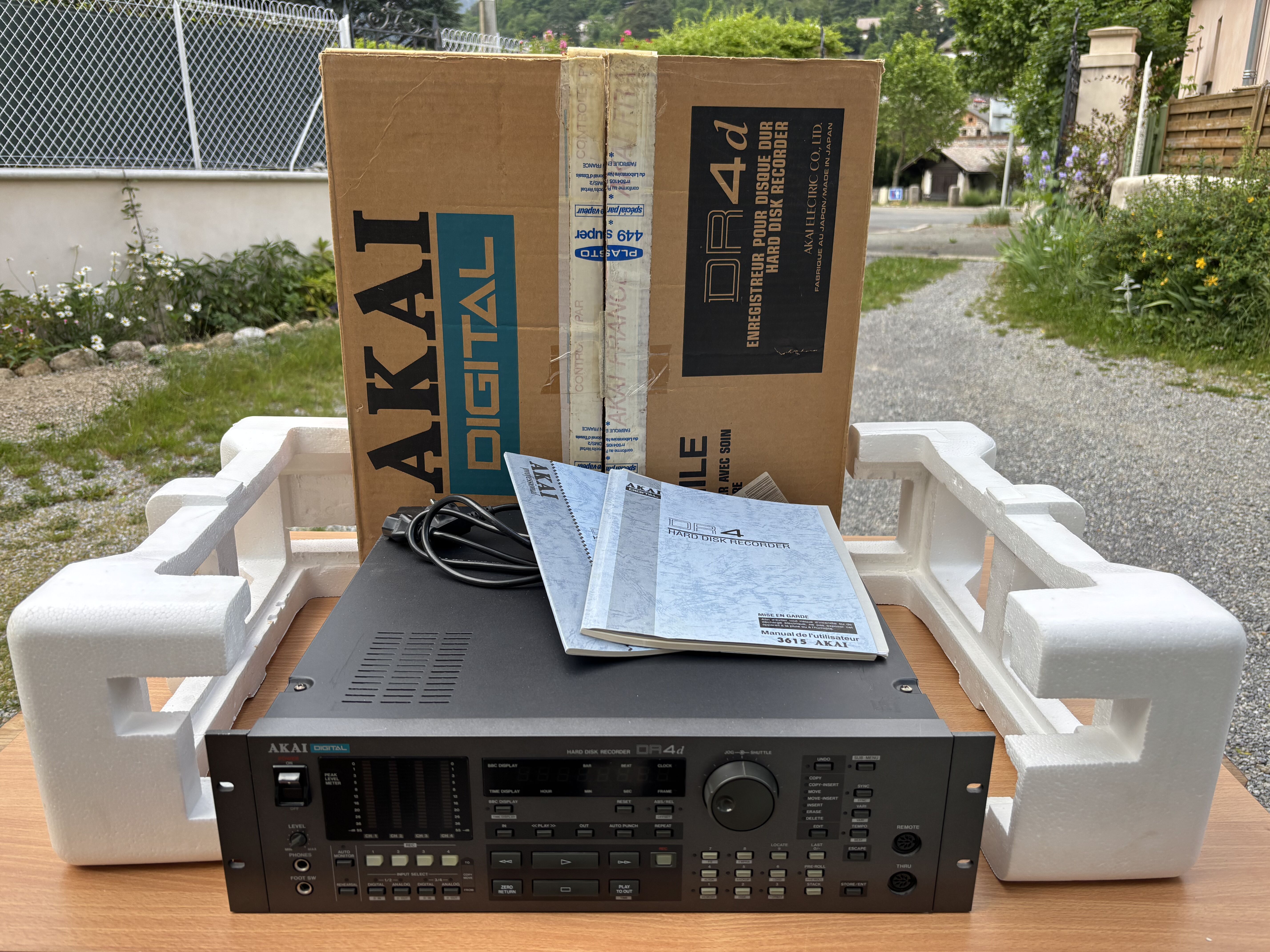 DR4 - Akai Professional DR4 - Audiofanzine