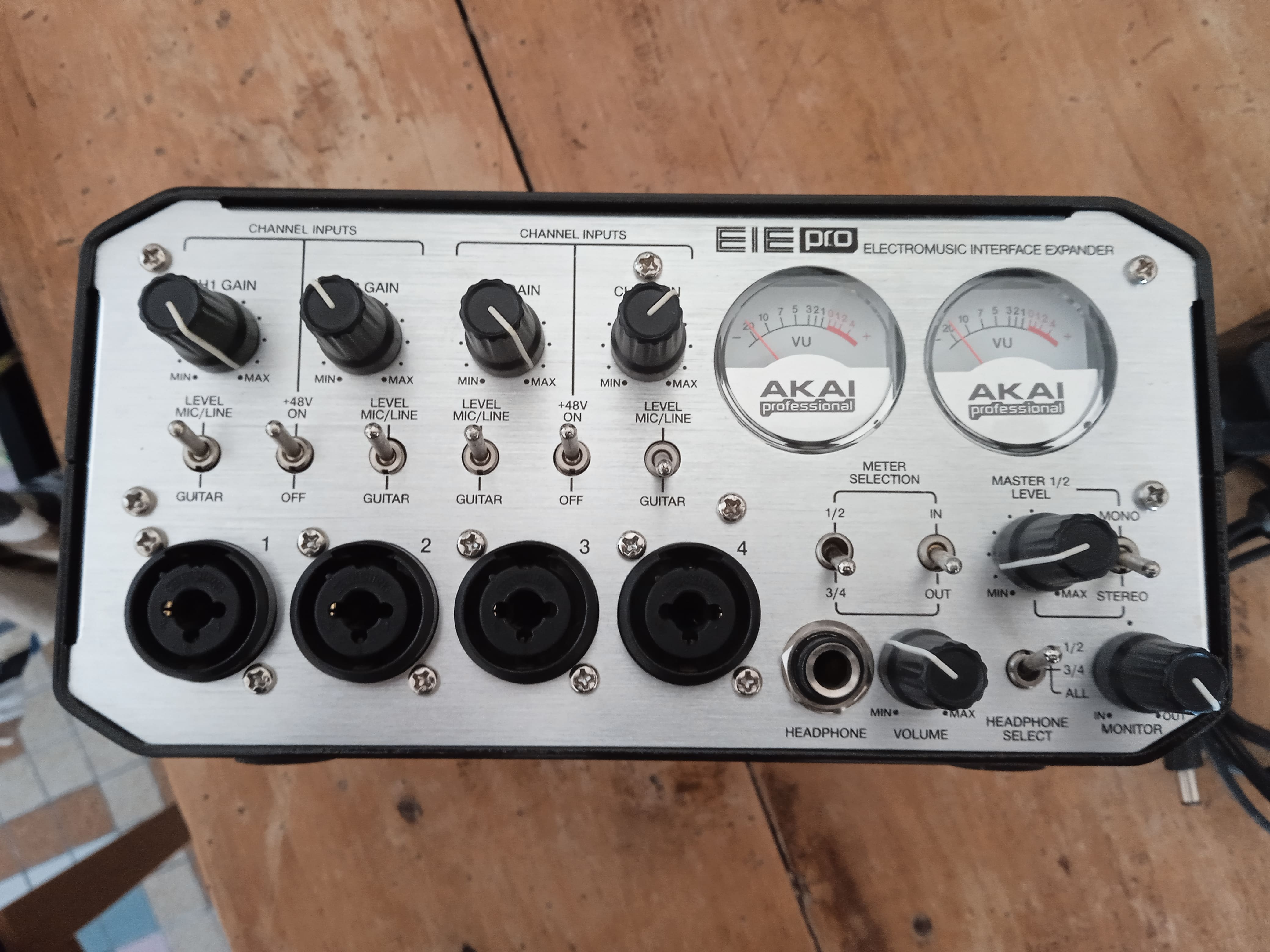 EIE Pro - Akai Professional EIE Pro - Audiofanzine