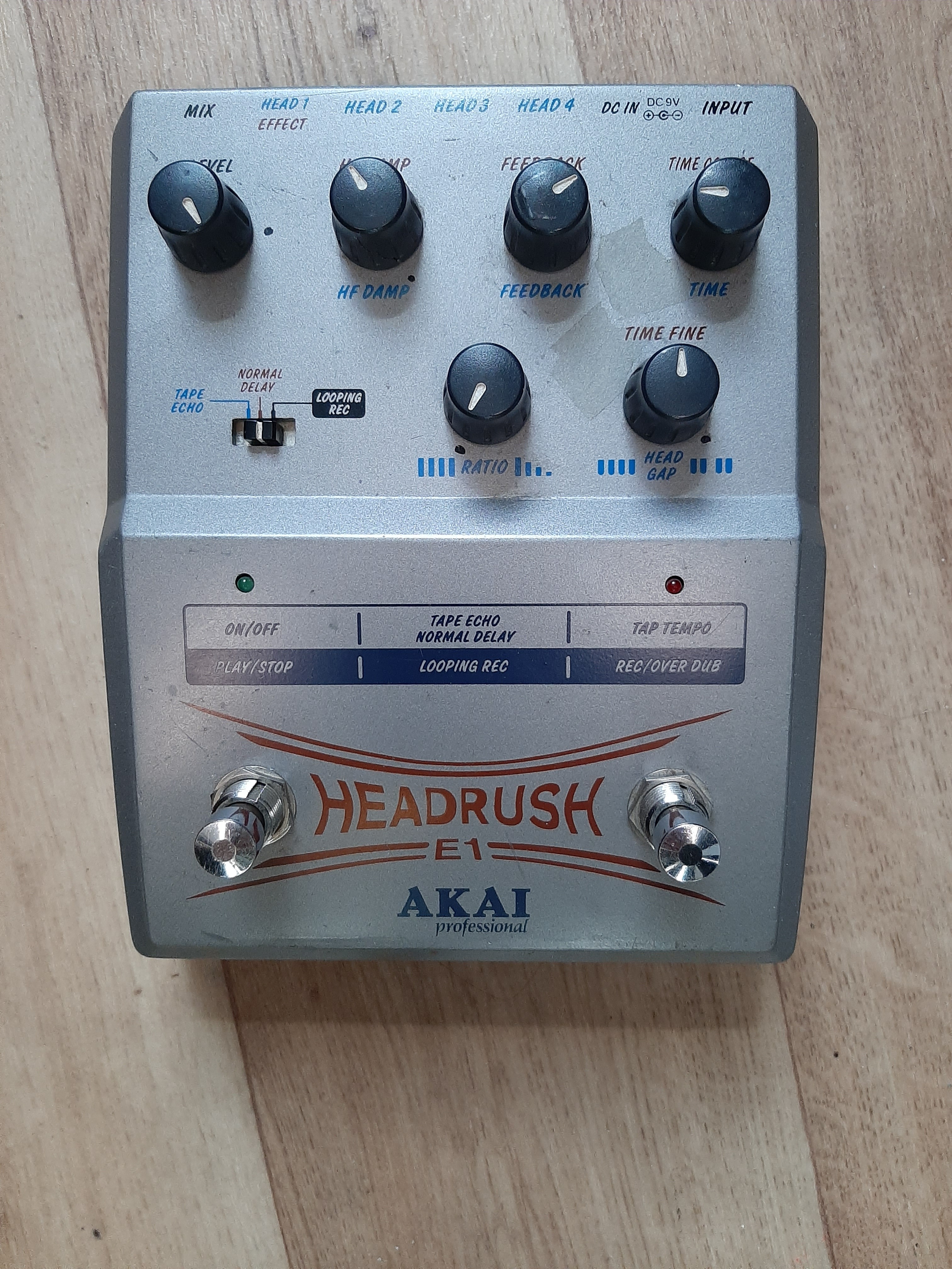 Head Rush E1 - Akai Professional Head Rush E1 - Audiofanzine