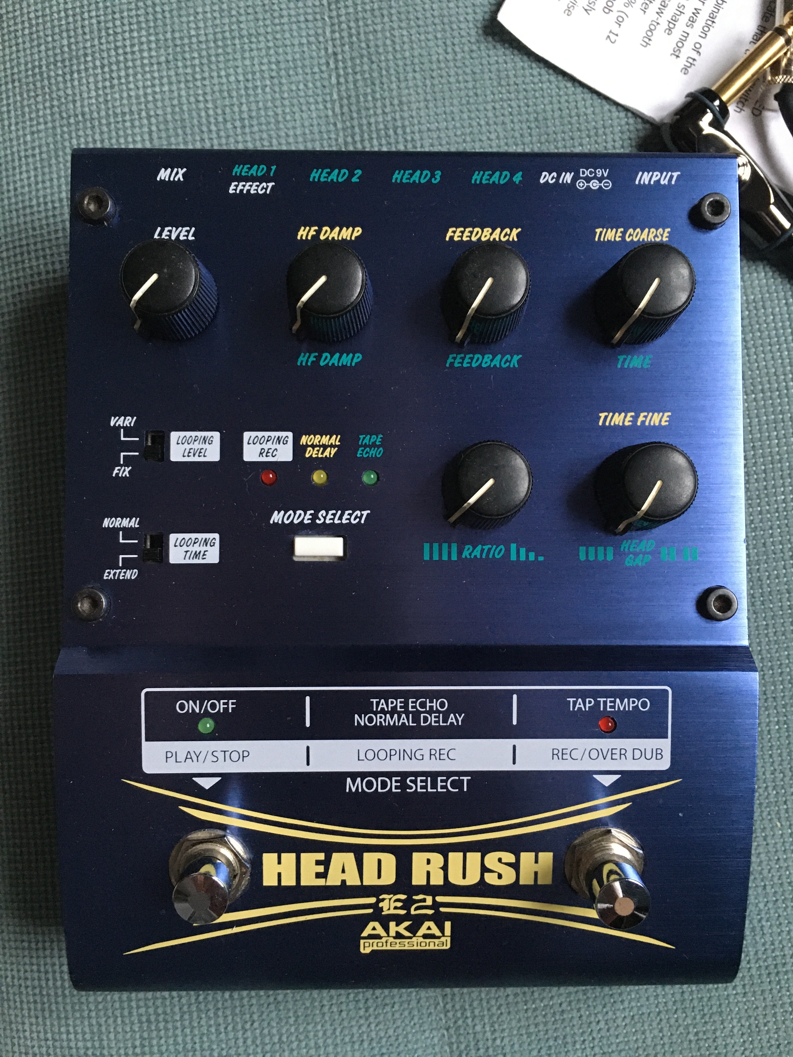 Head Rush E2 Akai Professional Head Rush E2 Audiofanzine