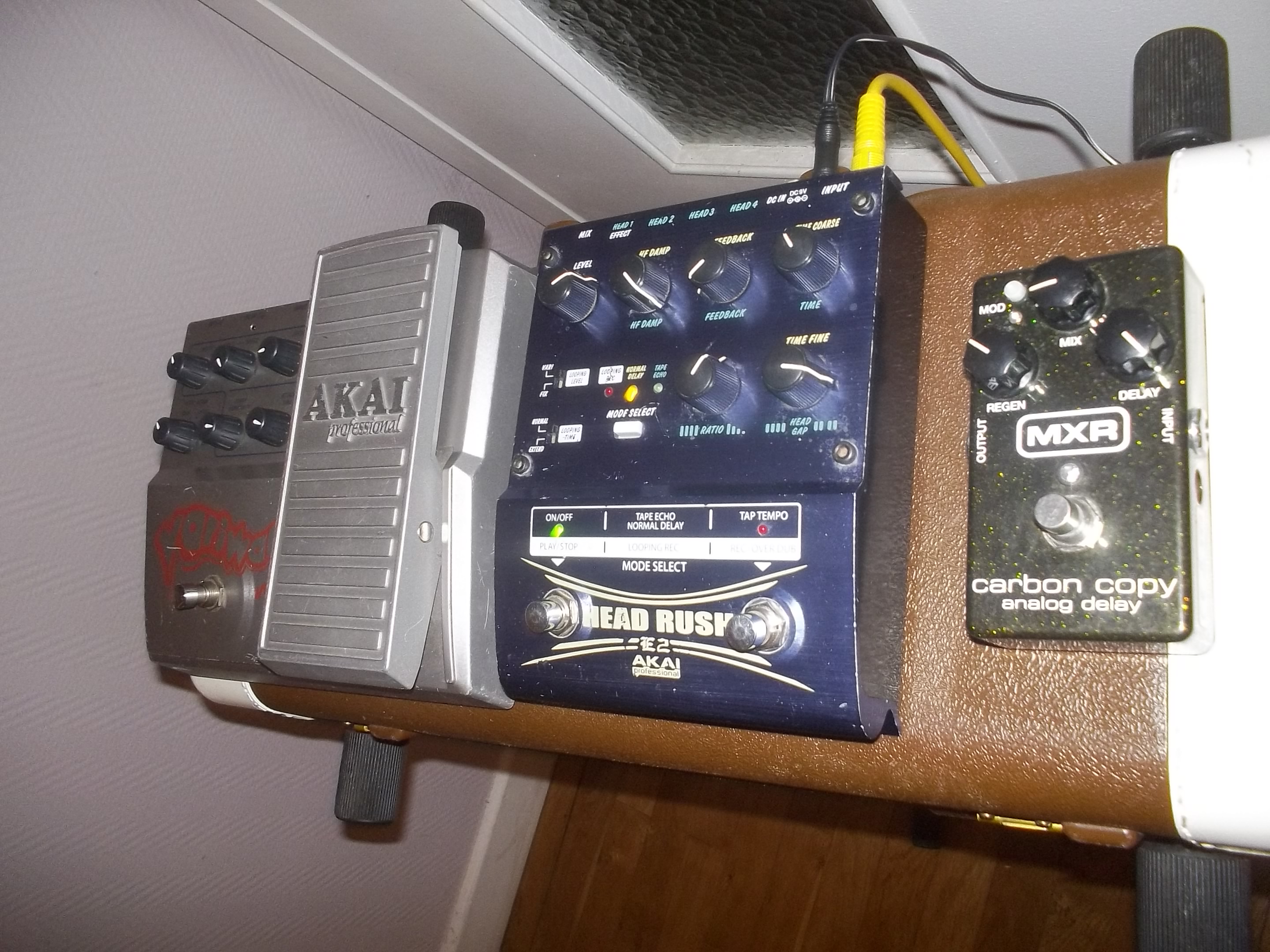 Head Rush E2 Akai Professional Head Rush E2 Audiofanzine