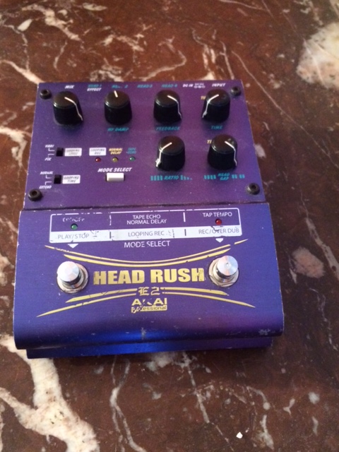 Head Rush E2 - Akai Professional Head Rush E2 - Audiofanzine