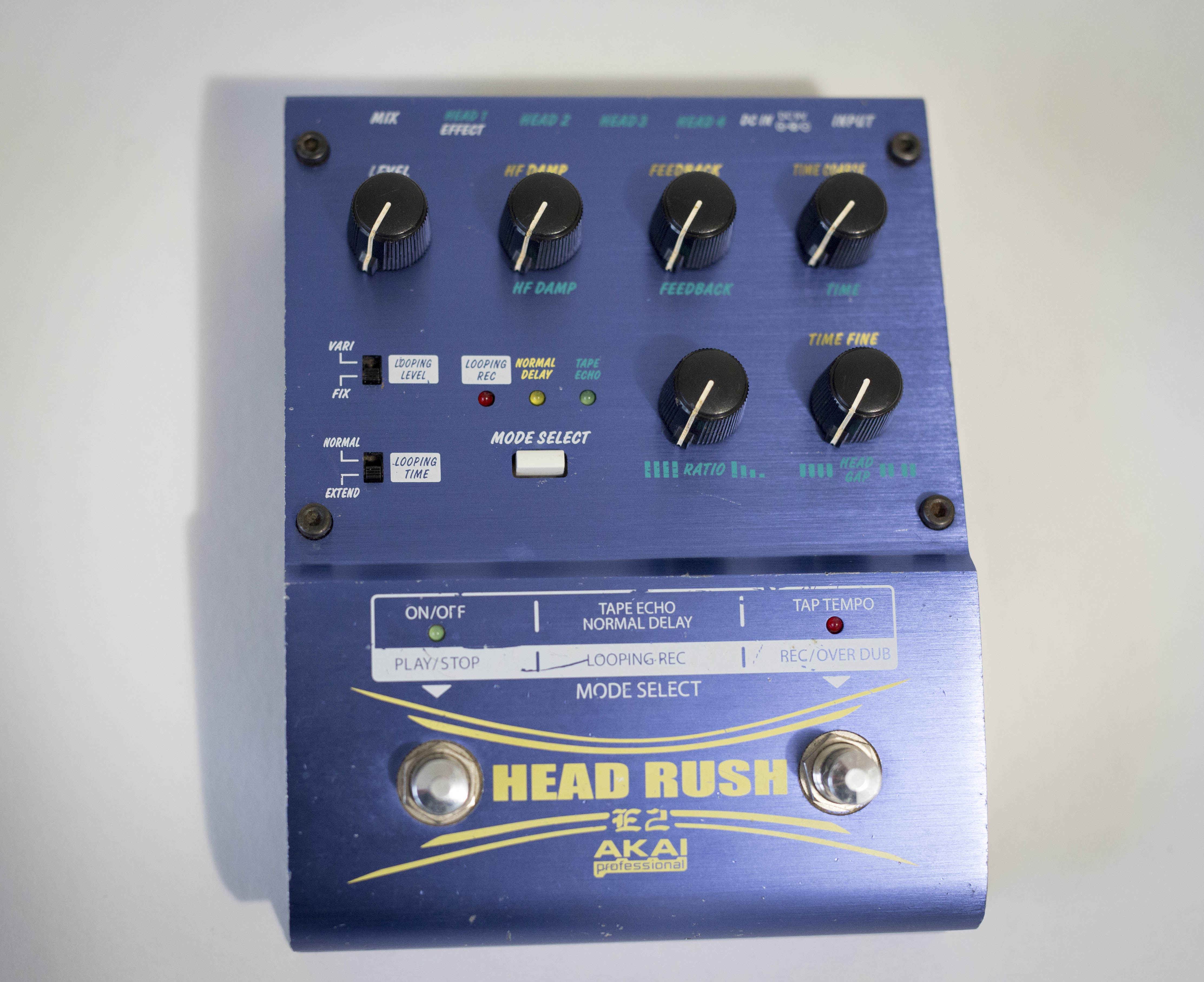 Head Rush E2 Akai Professional Head Rush E2 Audiofanzine