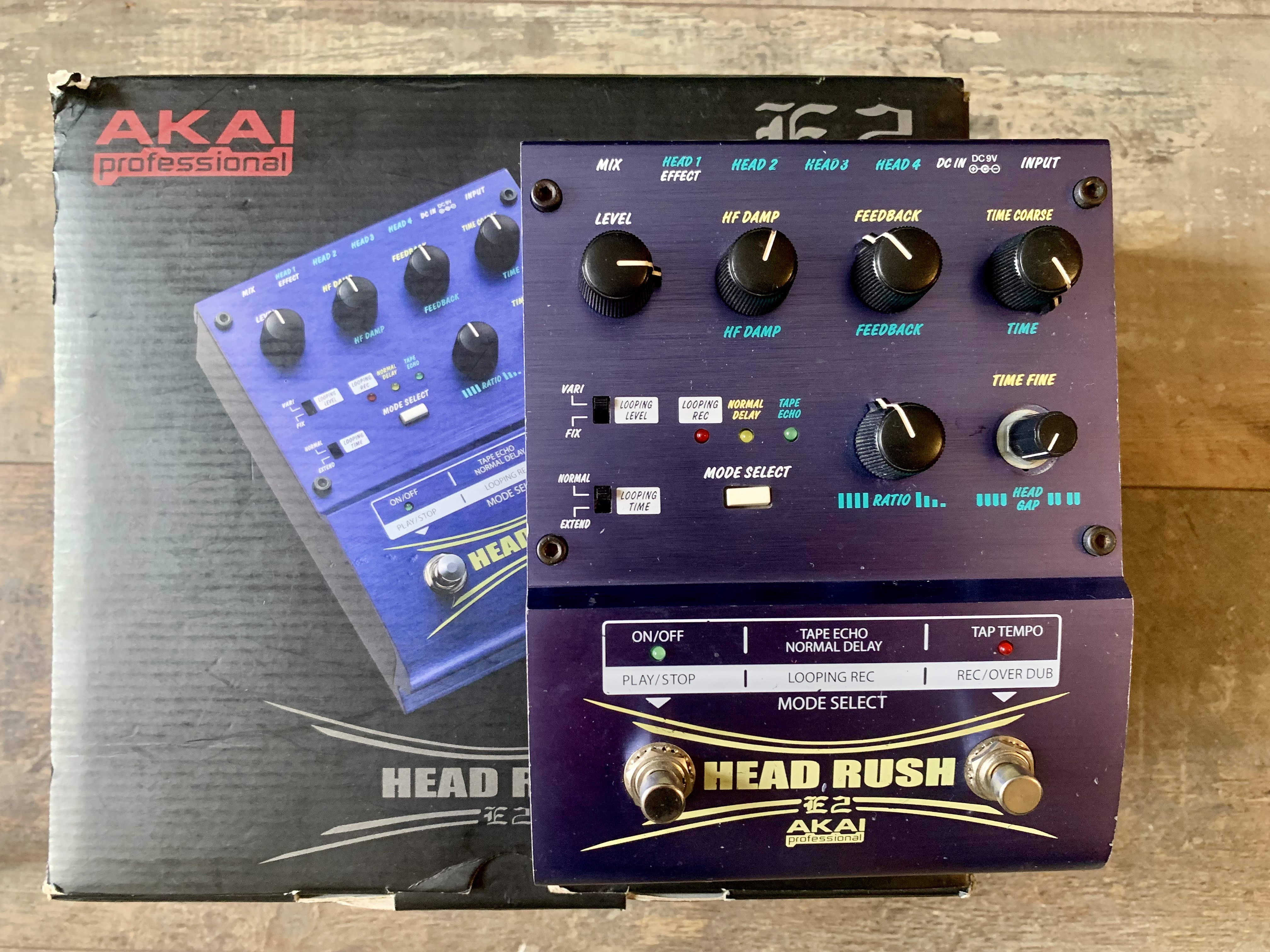 Head Rush E2 - Akai Professional Head Rush E2 - Audiofanzine