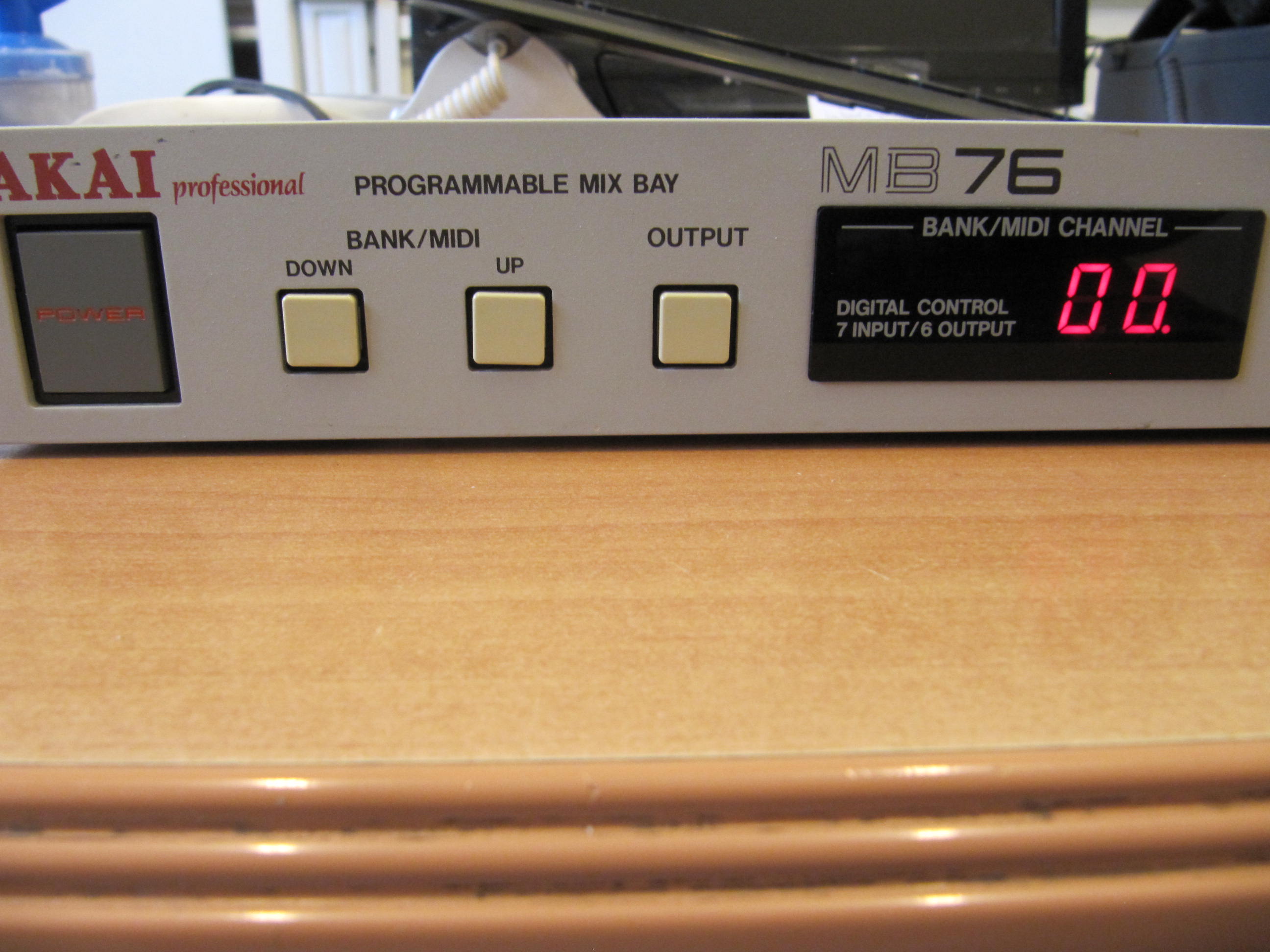 AKAI MB76 プログラマブルミックスベイ