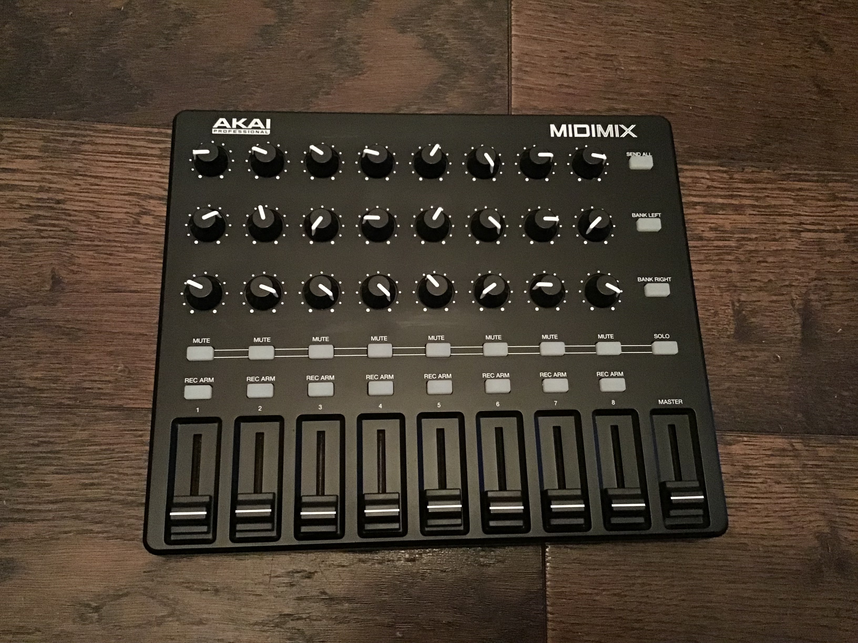 MIDImix - Akai Professional MIDImix - Audiofanzine