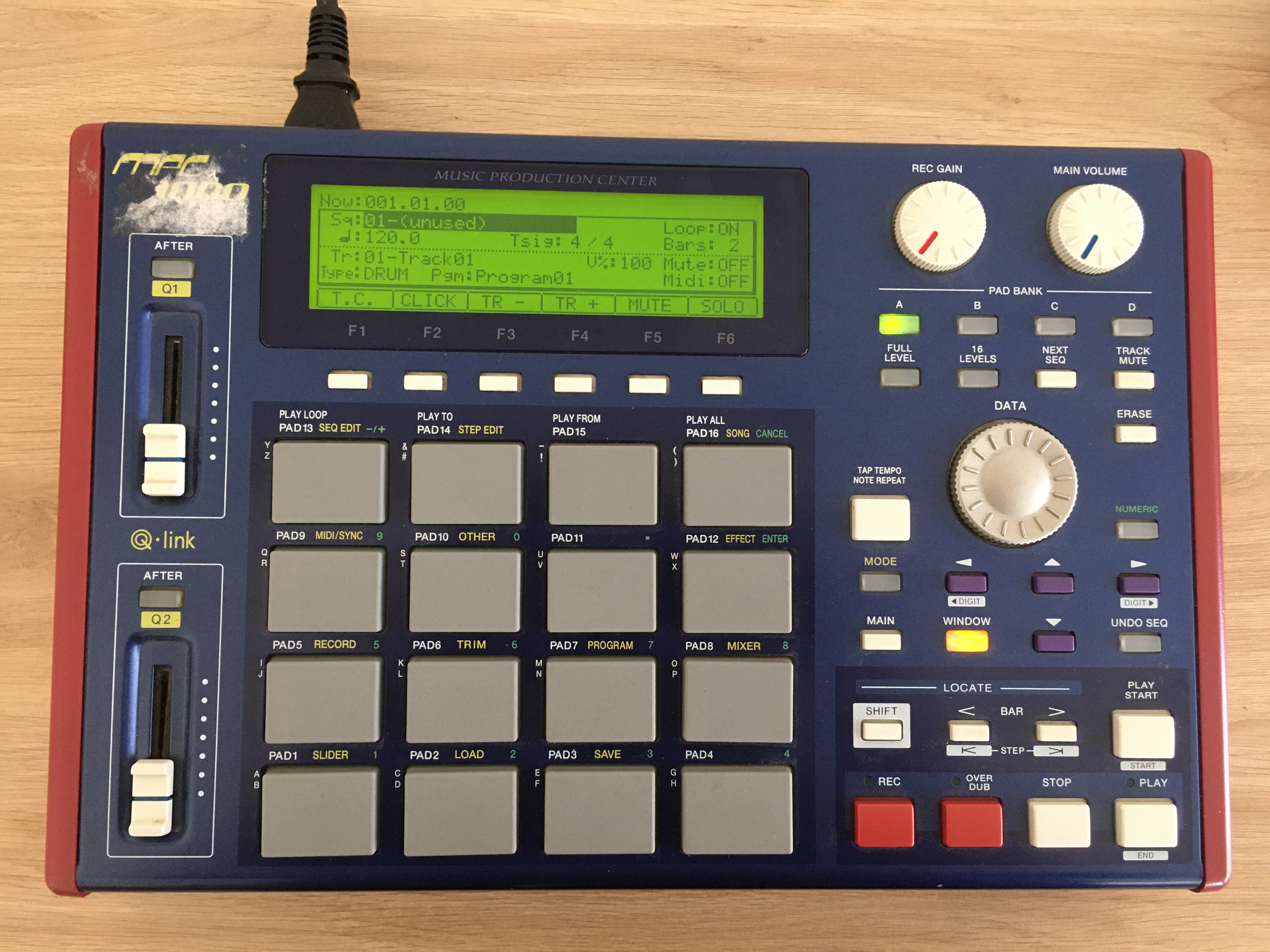 MPC1000 Akai Professional MPC1000 Audiofanzine