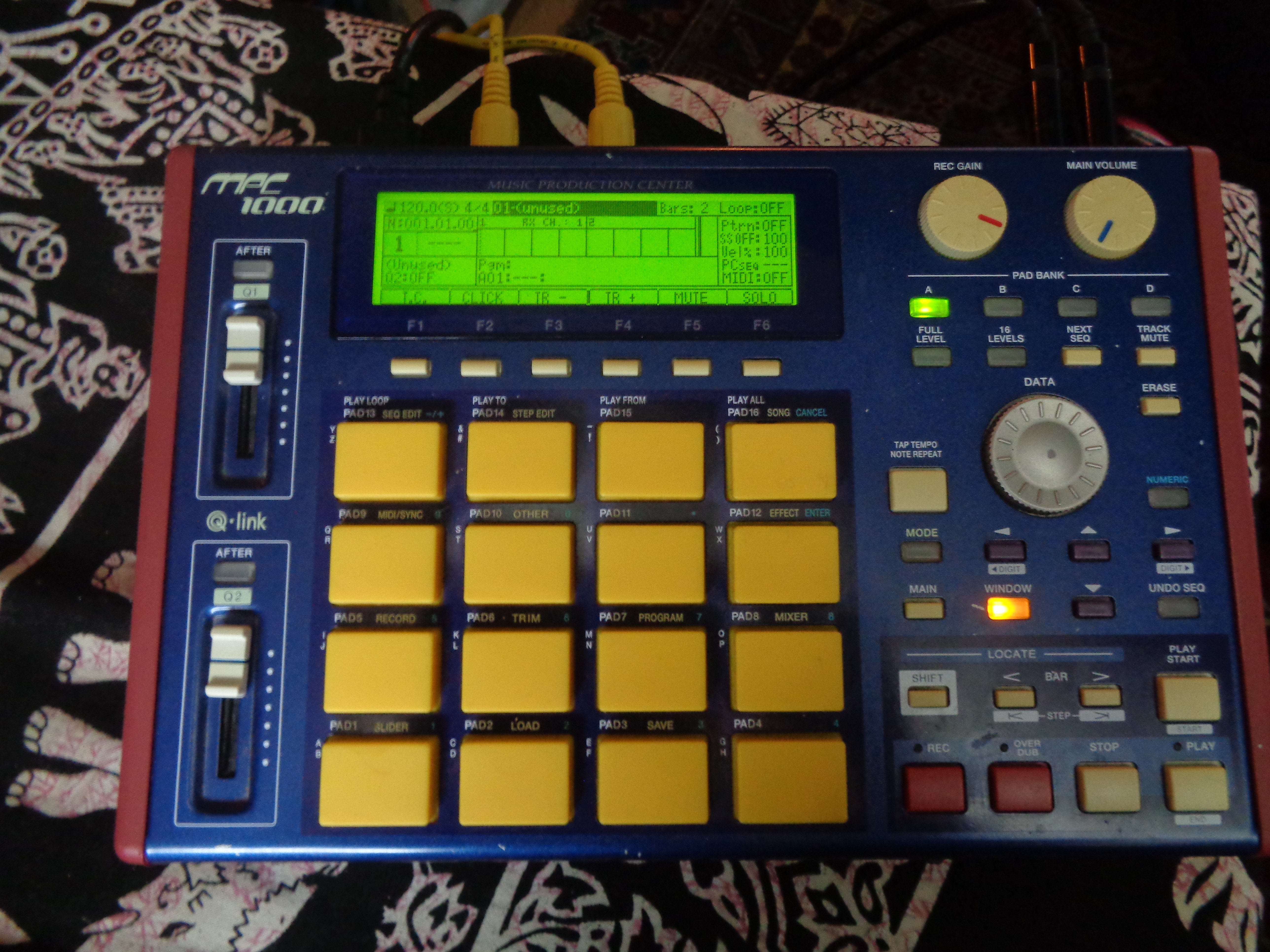 MPC1000 Akai Professional MPC1000 Audiofanzine