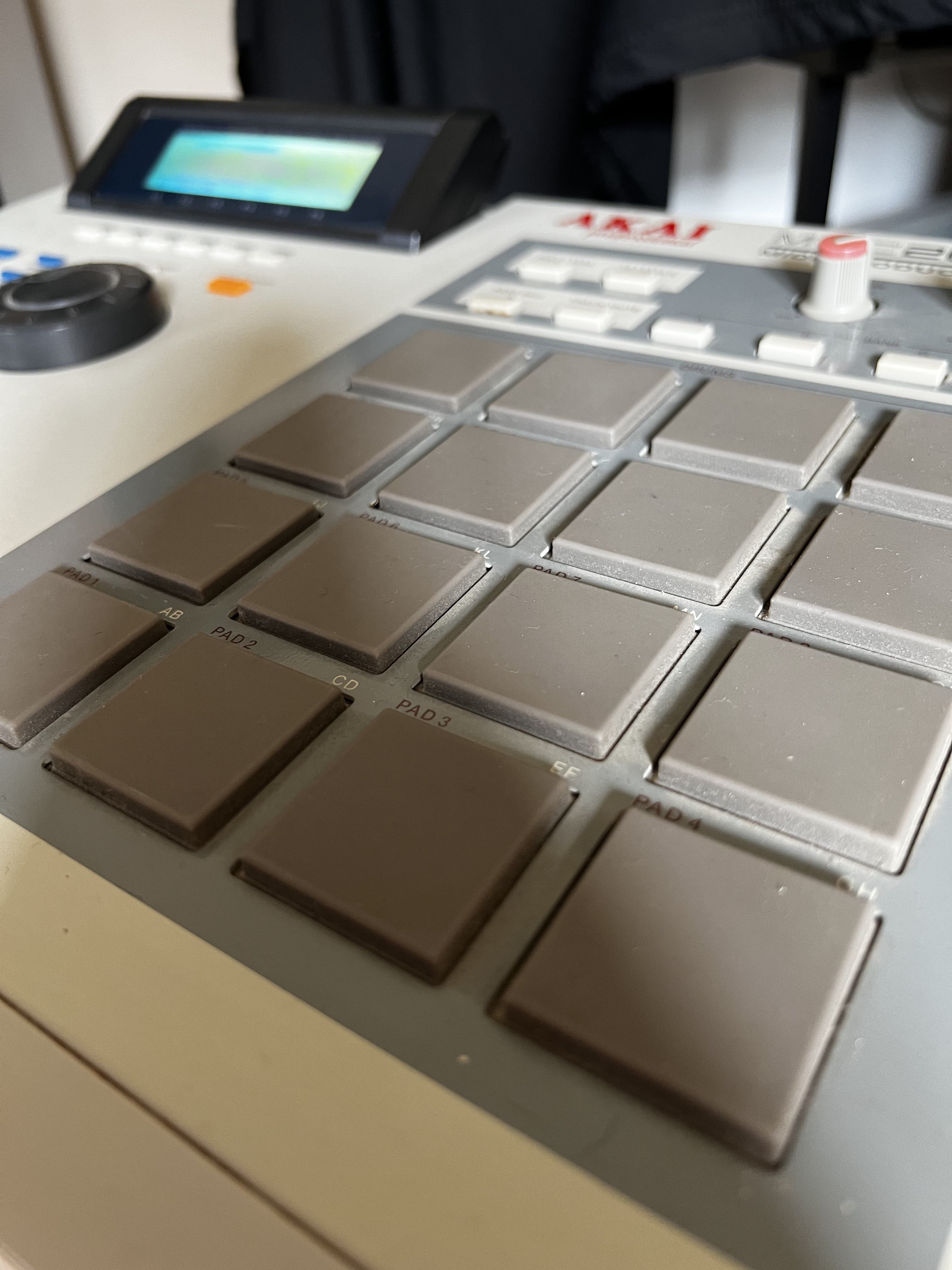 MPC2000XL - Akai Professional MPC2000XL - Audiofanzine MPC2000XL - Akai Professional MPC2000XL - Audiofanzine